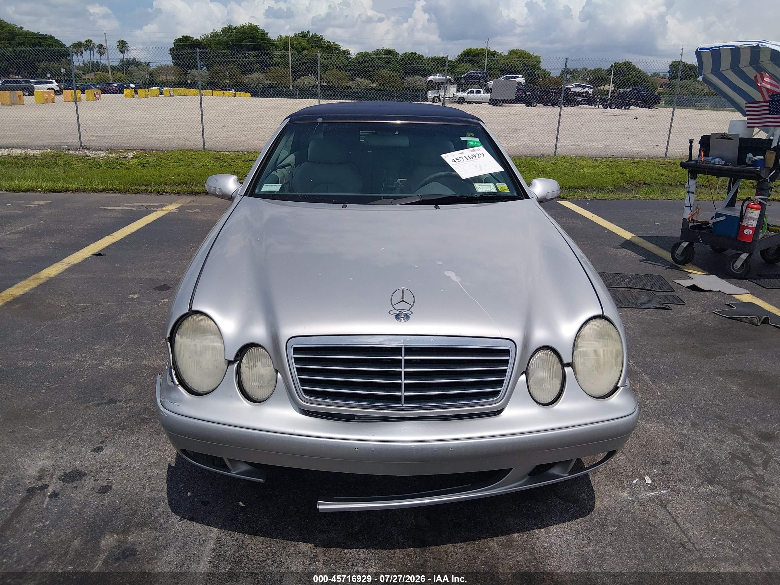 2003 Mercedes-benz Clk 320   Silver vin: WDBLK65G03T130460