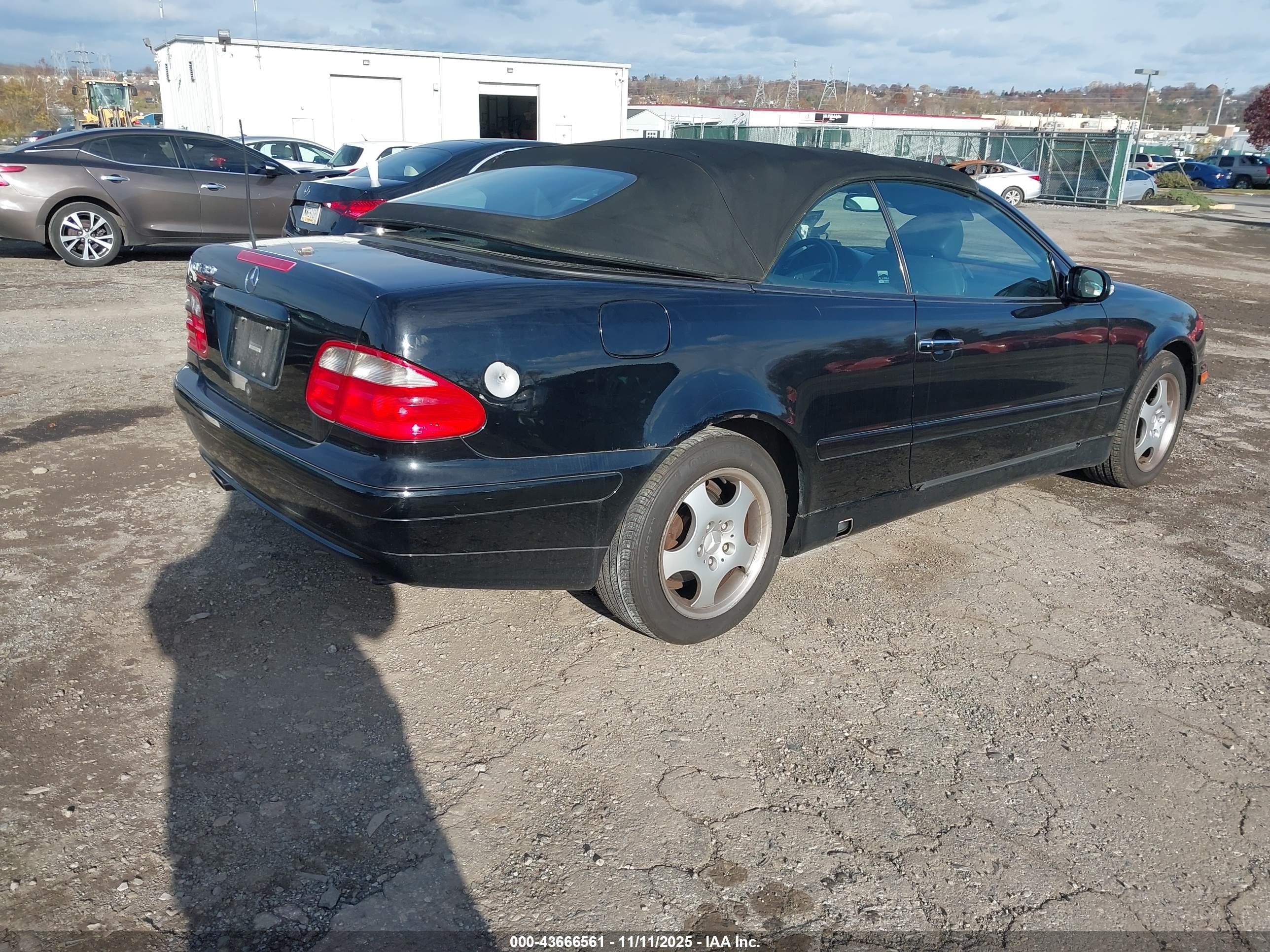 2003 Mercedes-benz Clk 320   Black vin: WDBLK65G03T138848