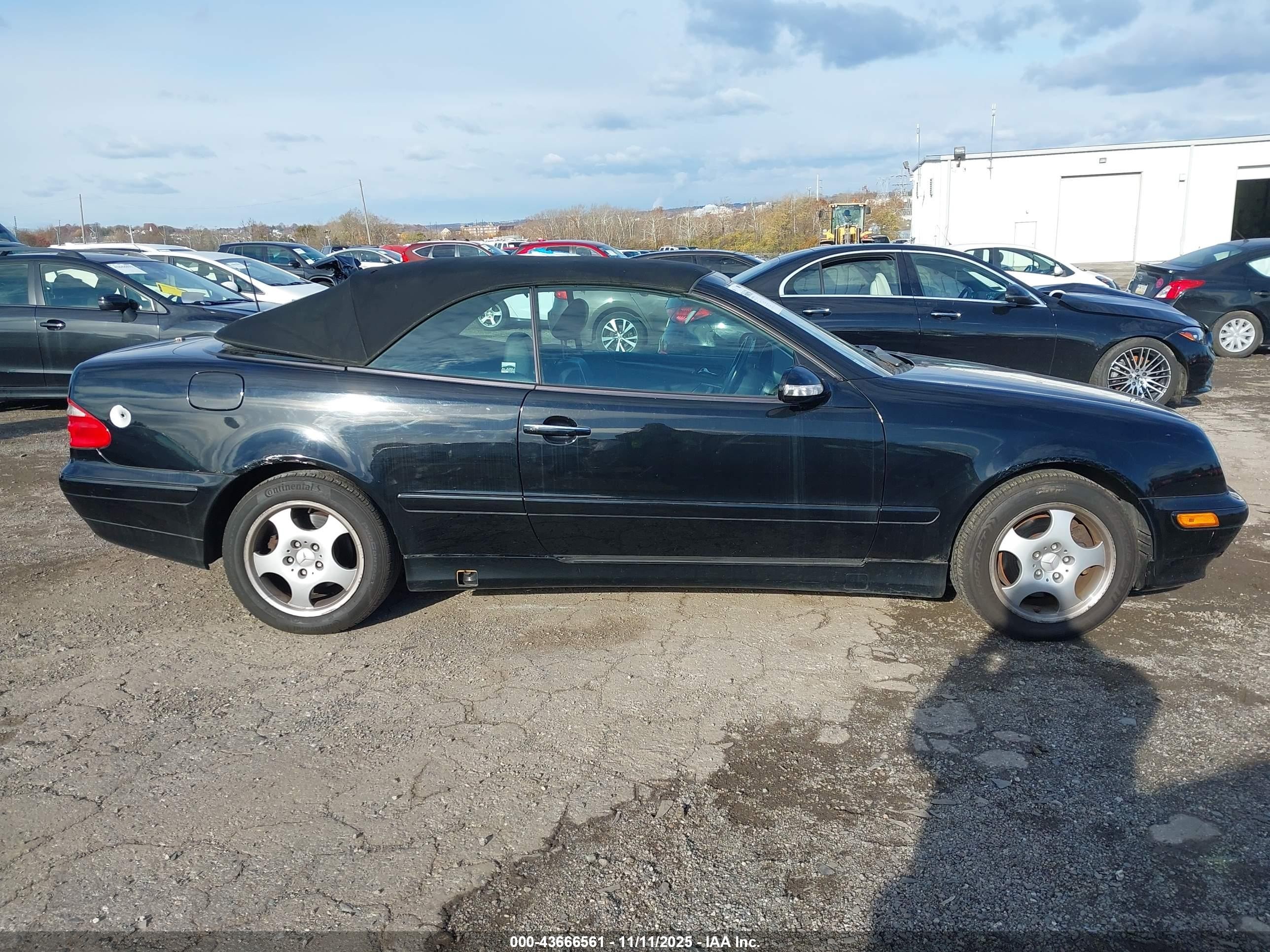 2003 Mercedes-benz Clk 320   Black vin: WDBLK65G03T138848