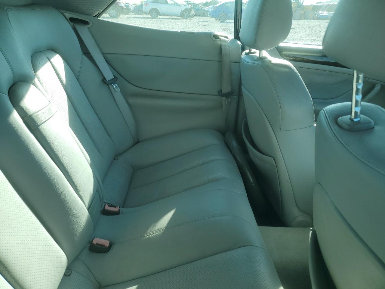 2003 Mercedes-benz Clk 320 White vin: WDBLK65G03T140017