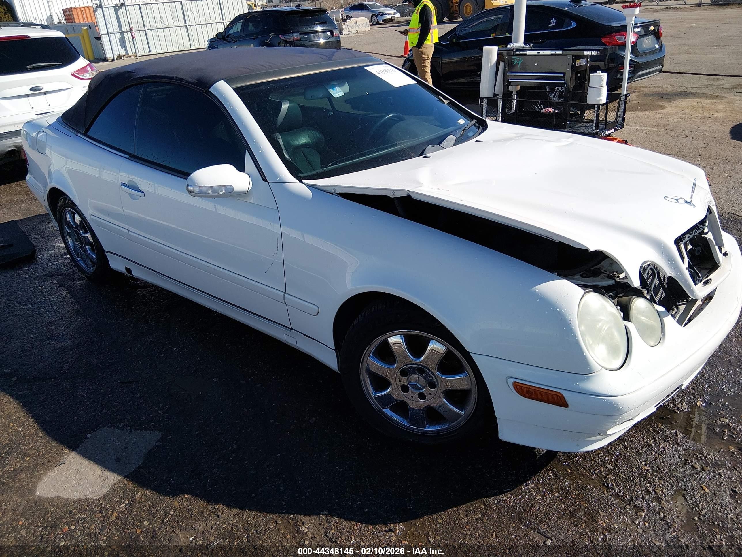 2002 Mercedes-benz Clk 320   White vin: WDBLK65G12T126206
