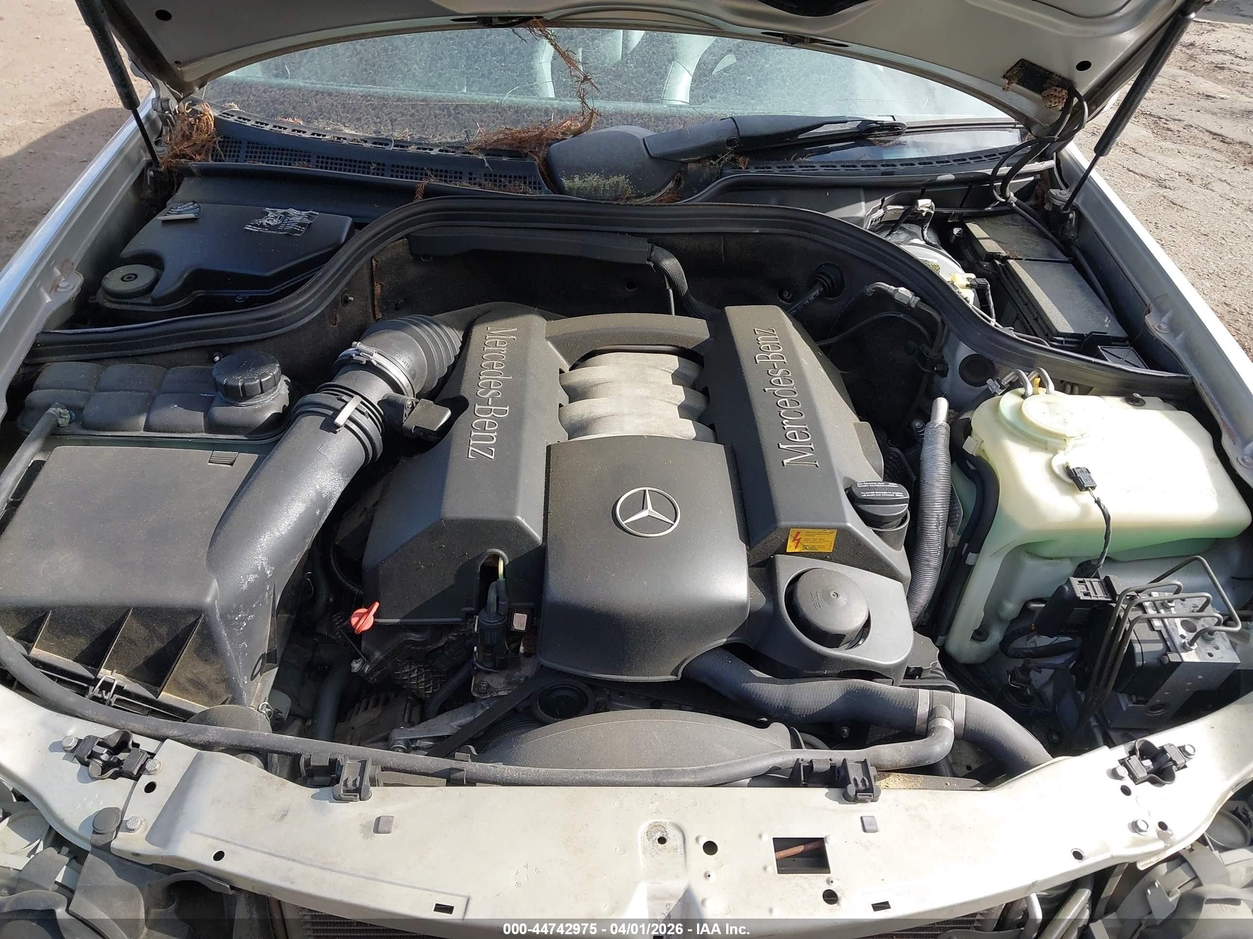 2000 Mercedes-benz Clk 320   Серебряный vin: WDBLK65G1YT039513
