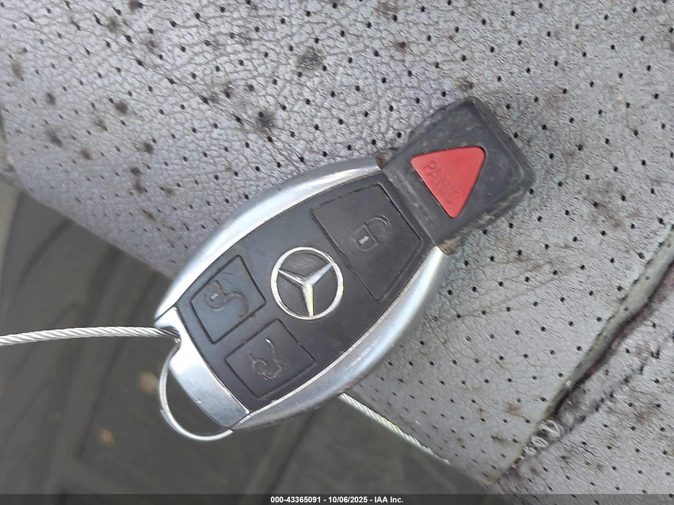 2002 Mercedes-benz Clk 320   Red vin: WDBLK65G22T120317