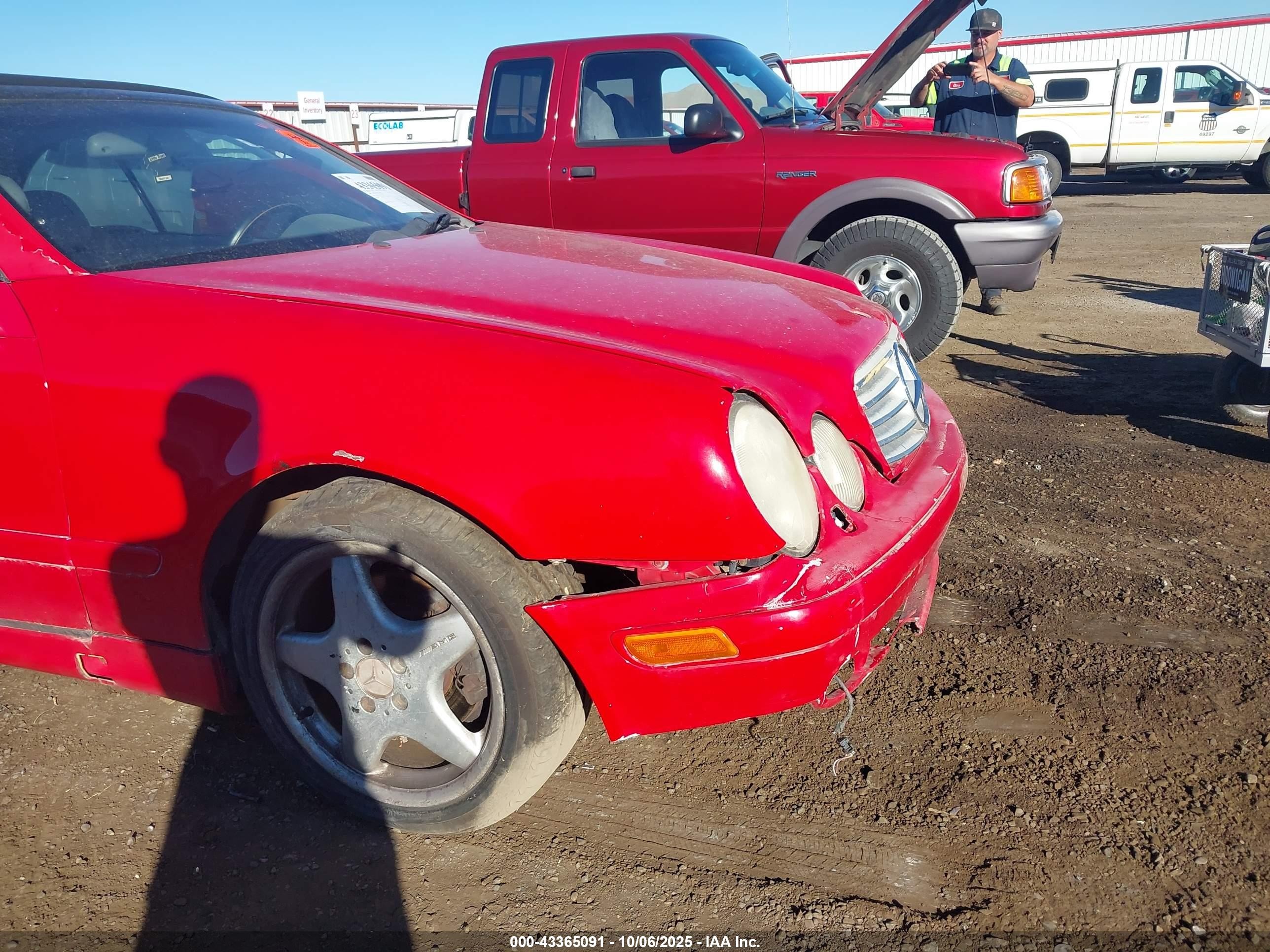 2002 Mercedes-benz Clk 320   Red vin: WDBLK65G22T120317