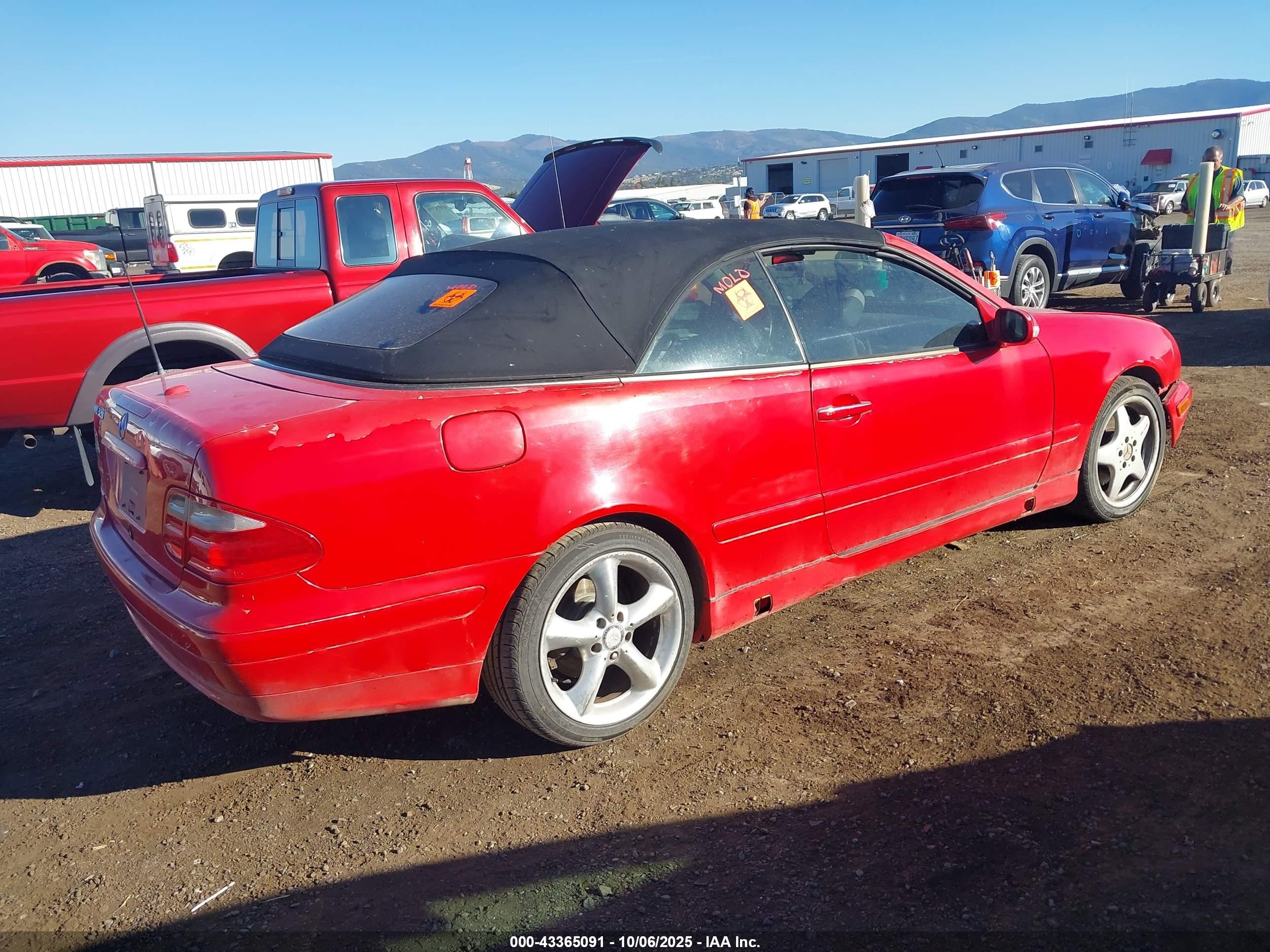 2002 Mercedes-benz Clk 320   Red vin: WDBLK65G22T120317