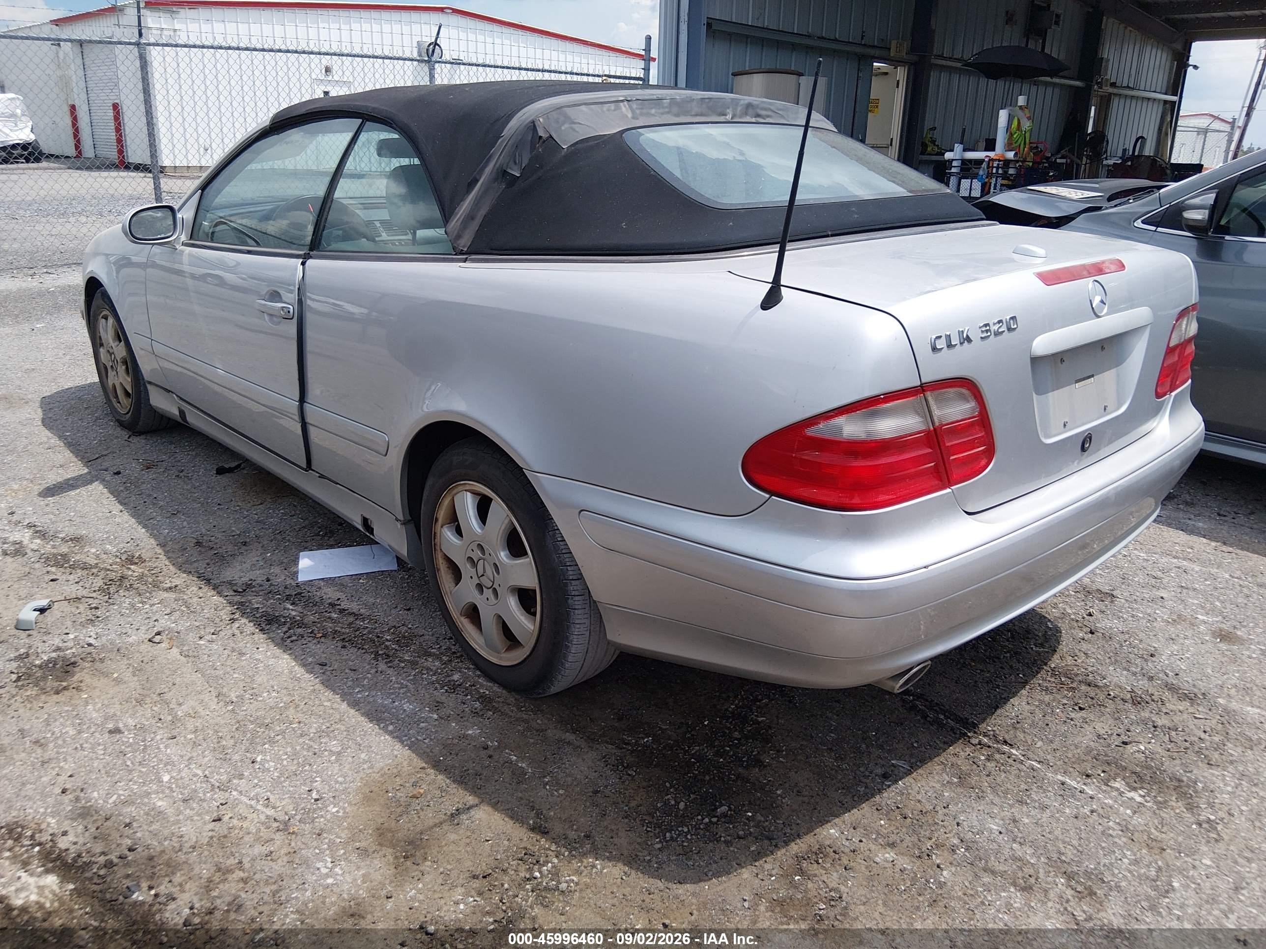 2002 Mercedes-benz Clk 320   Silver vin: WDBLK65G22T123573