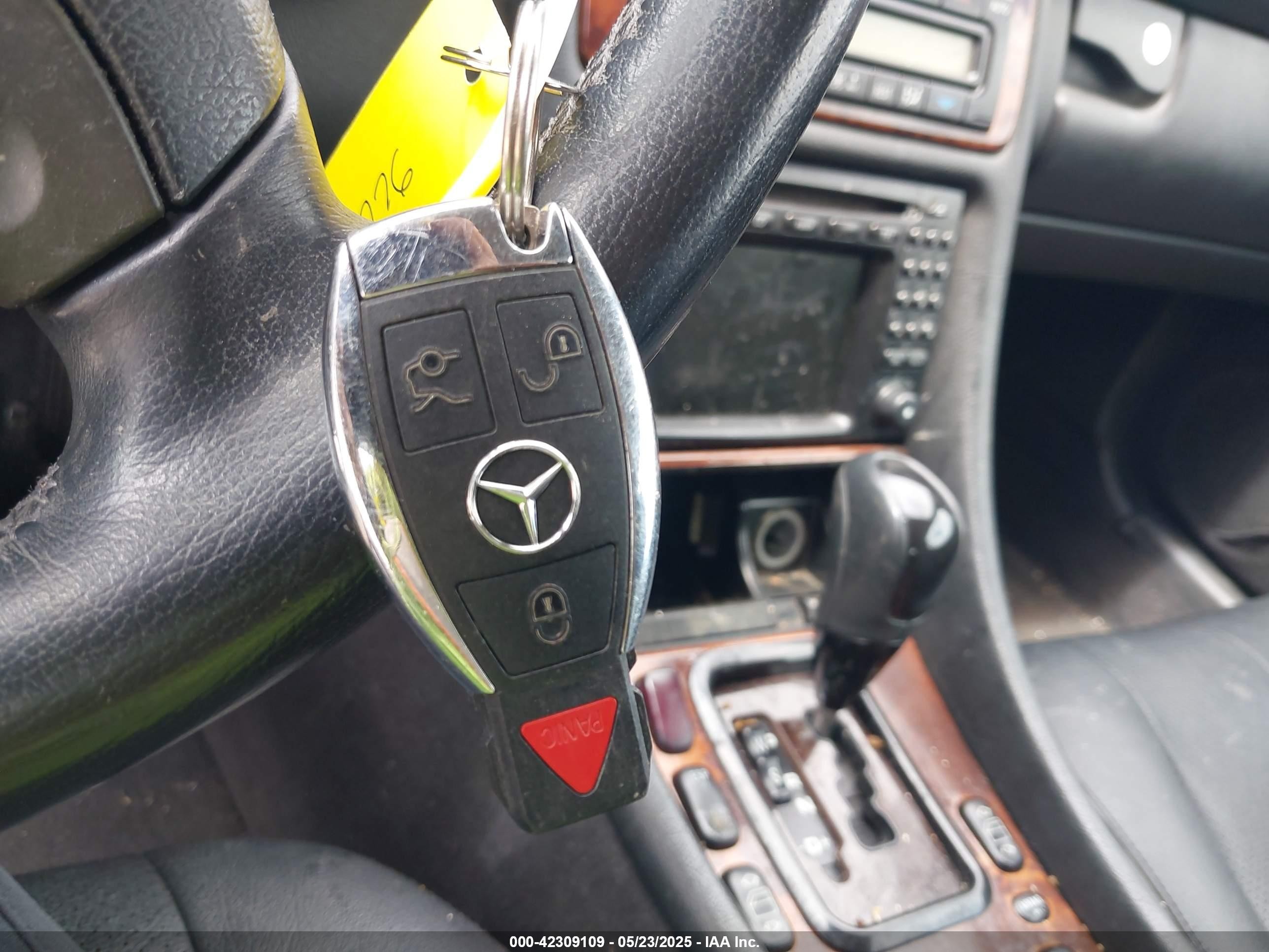 2003 Mercedes-benz Clk 320   Black vin: WDBLK65G23T130931