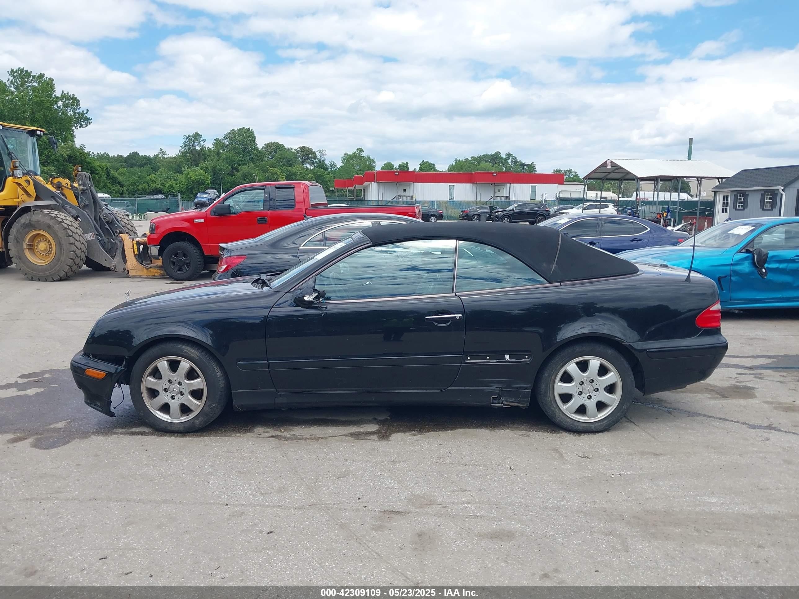 2003 Mercedes-benz Clk 320   Black vin: WDBLK65G23T130931