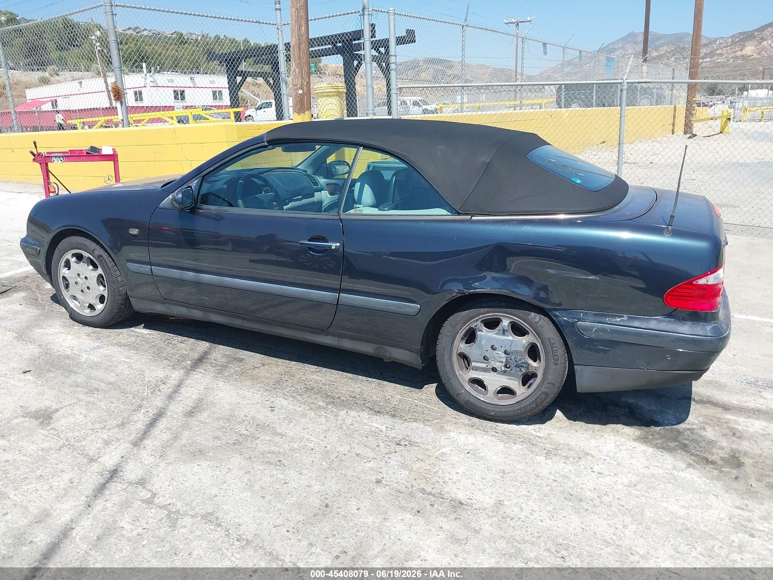 1999 Mercedes-benz Clk 320   Black vin: WDBLK65G2XT007765