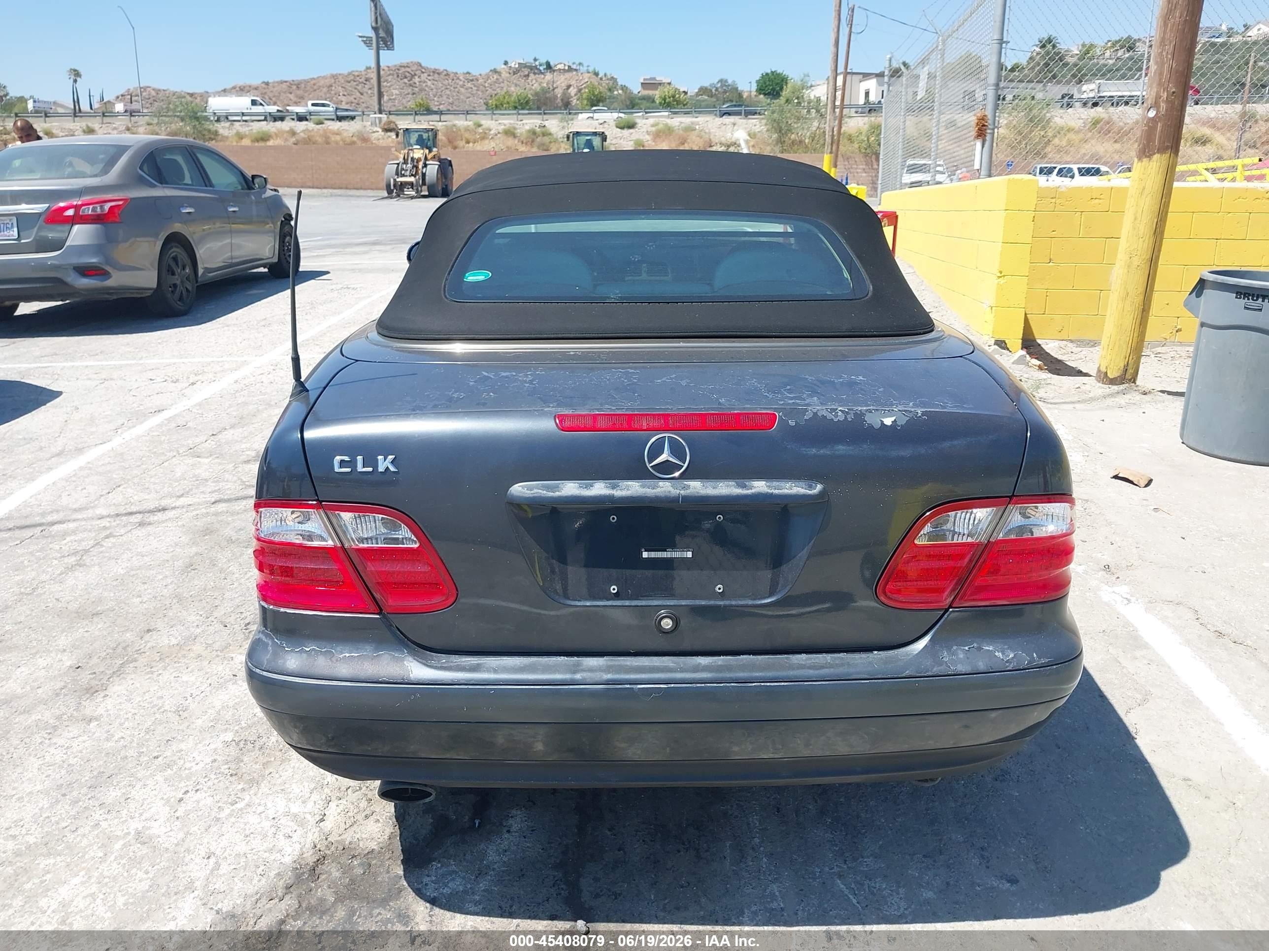 1999 Mercedes-benz Clk 320   Black vin: WDBLK65G2XT007765