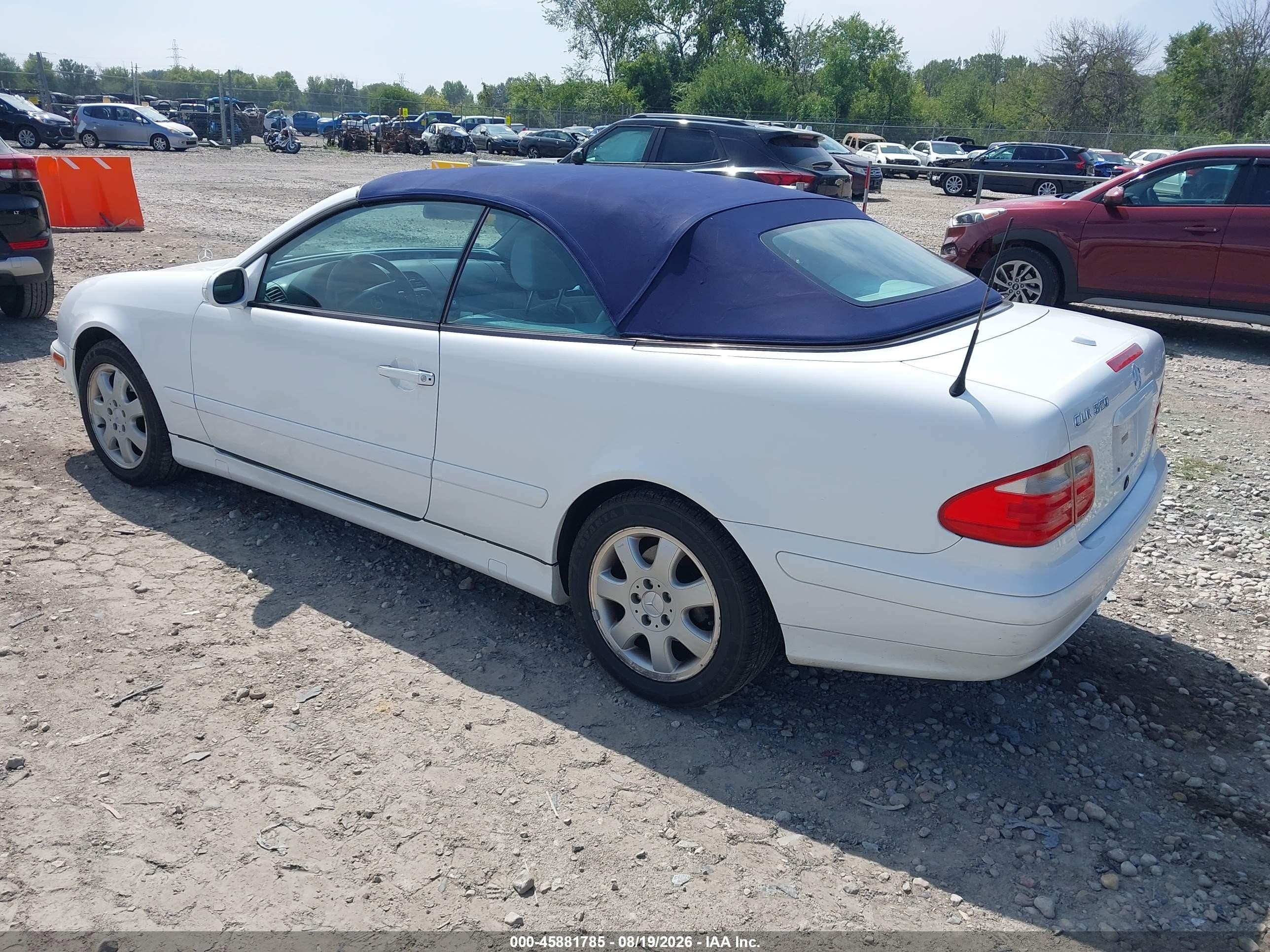 2000 Mercedes-benz Clk 320   Белый vin: WDBLK65G2YT040301