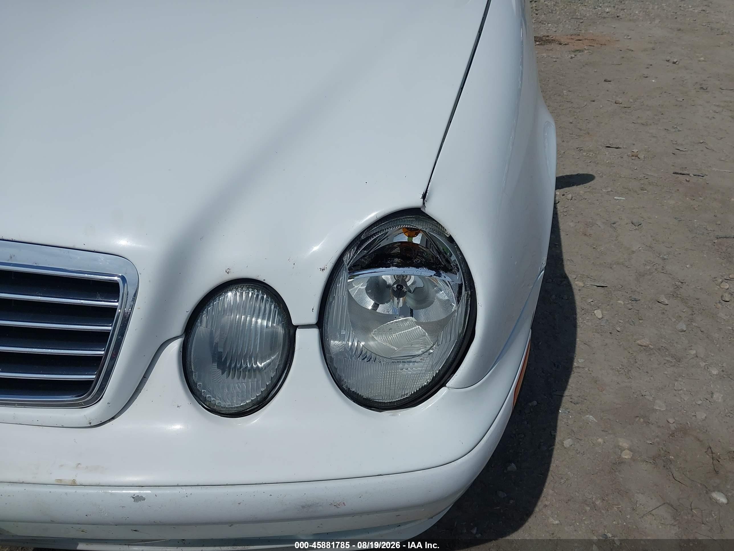 2000 Mercedes-benz Clk 320   Белый vin: WDBLK65G2YT040301