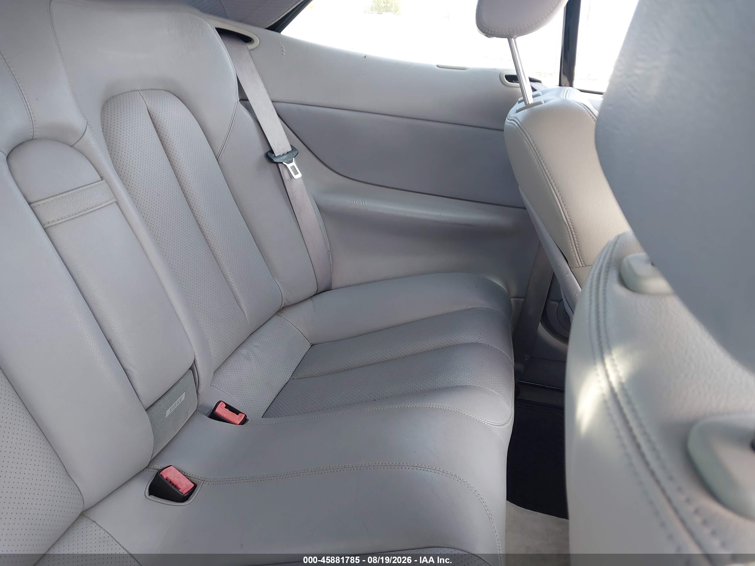 2000 Mercedes-benz Clk 320   Белый vin: WDBLK65G2YT040301