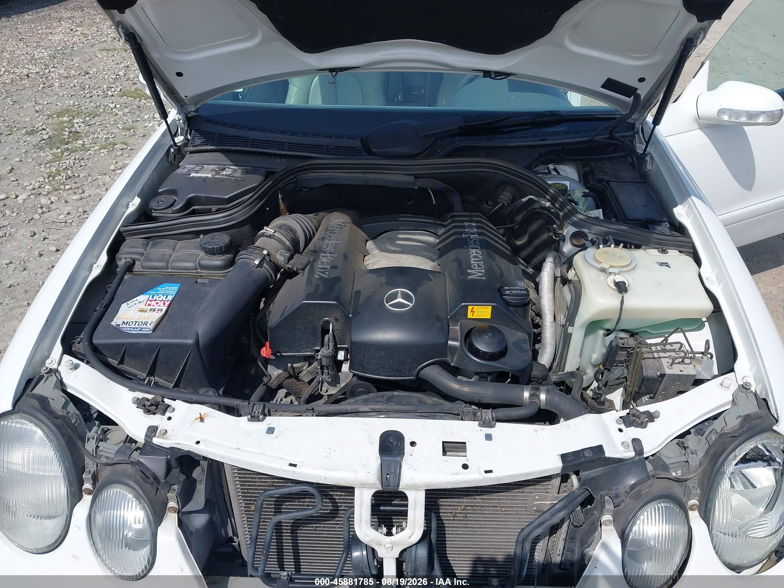 2000 Mercedes-benz Clk 320   Белый vin: WDBLK65G2YT040301
