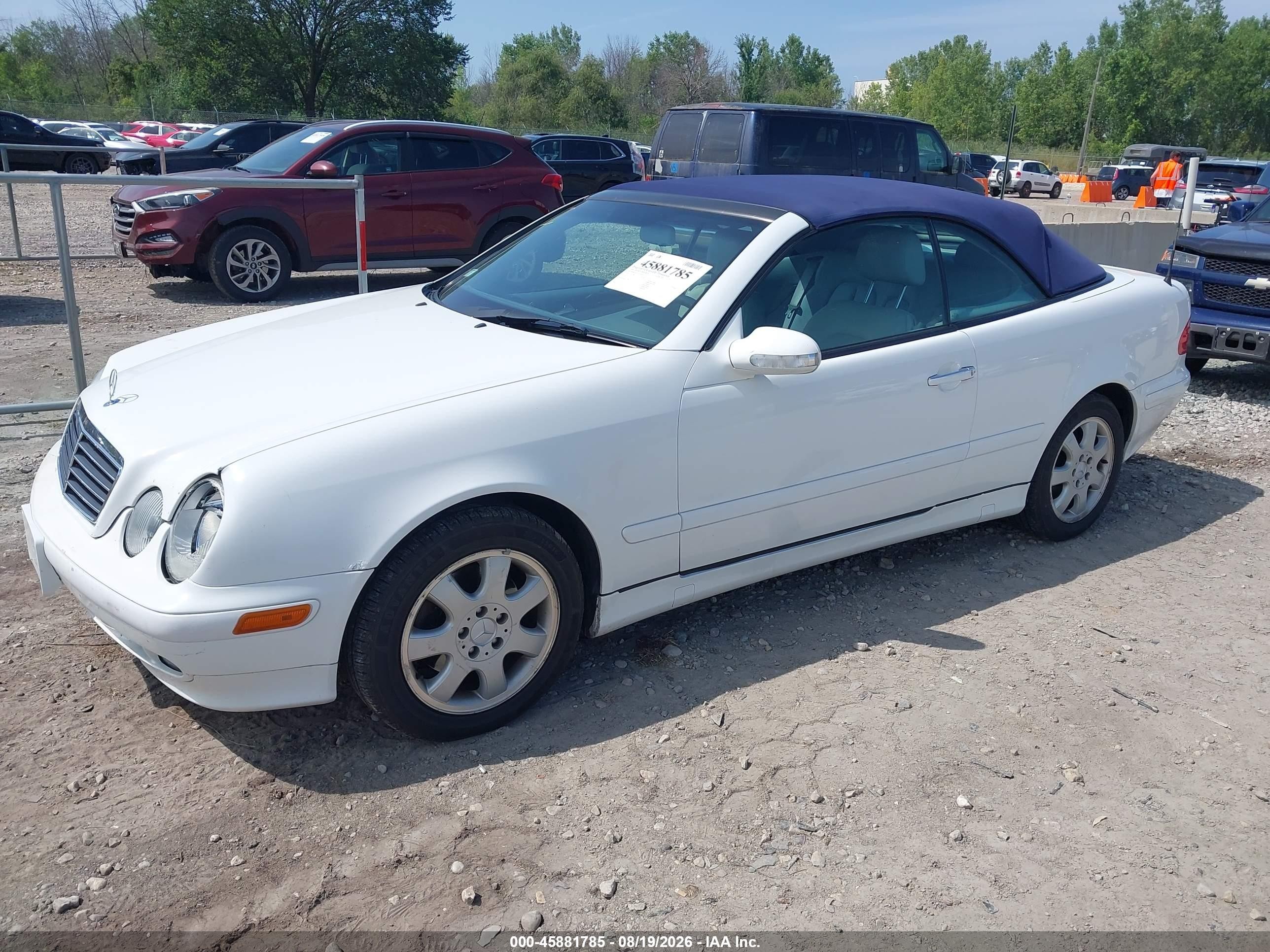 2000 Mercedes-benz Clk 320   Белый vin: WDBLK65G2YT040301