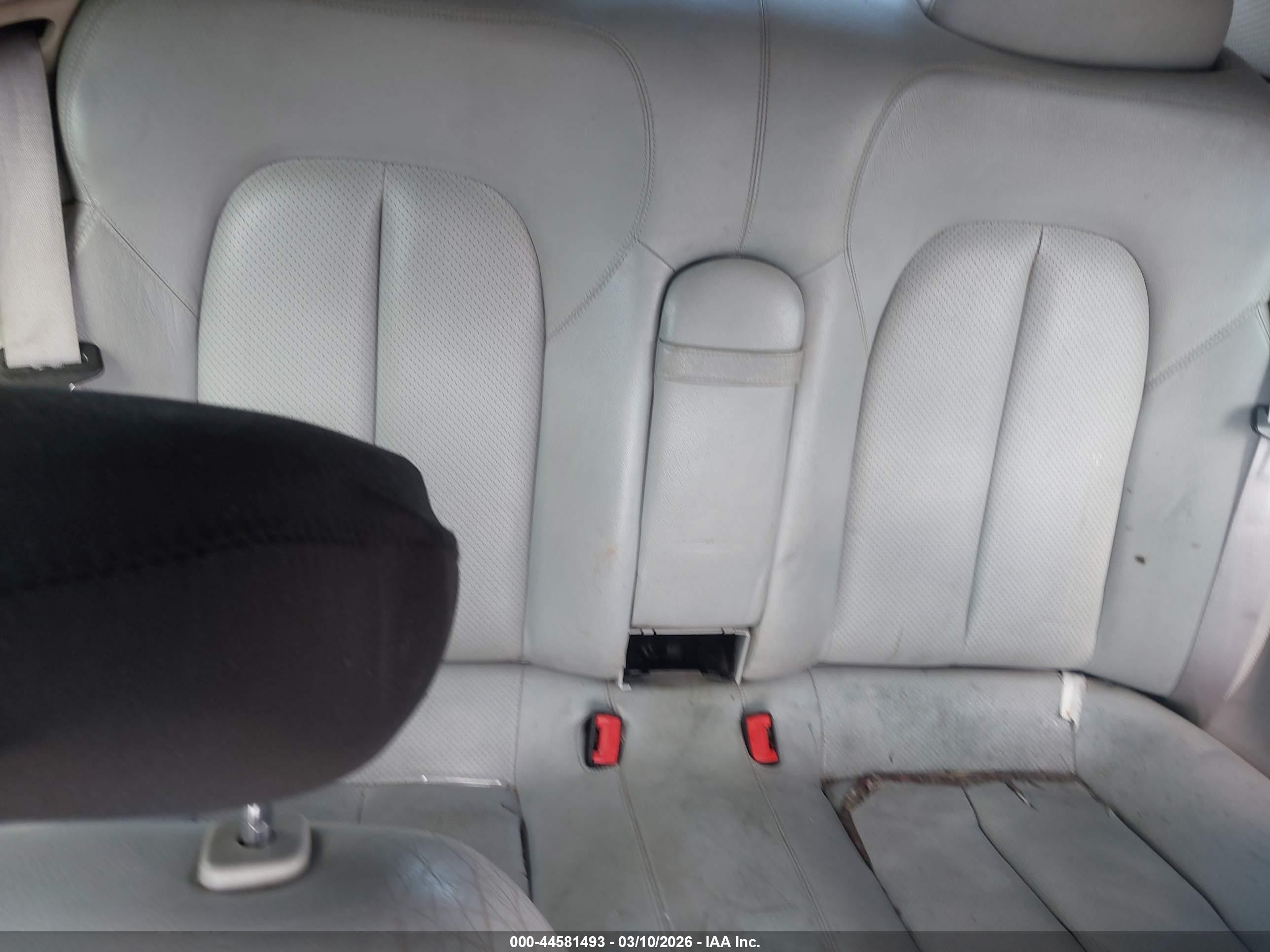 2001 Mercedes-benz Clk 320   Silver vin: WDBLK65G31T061647