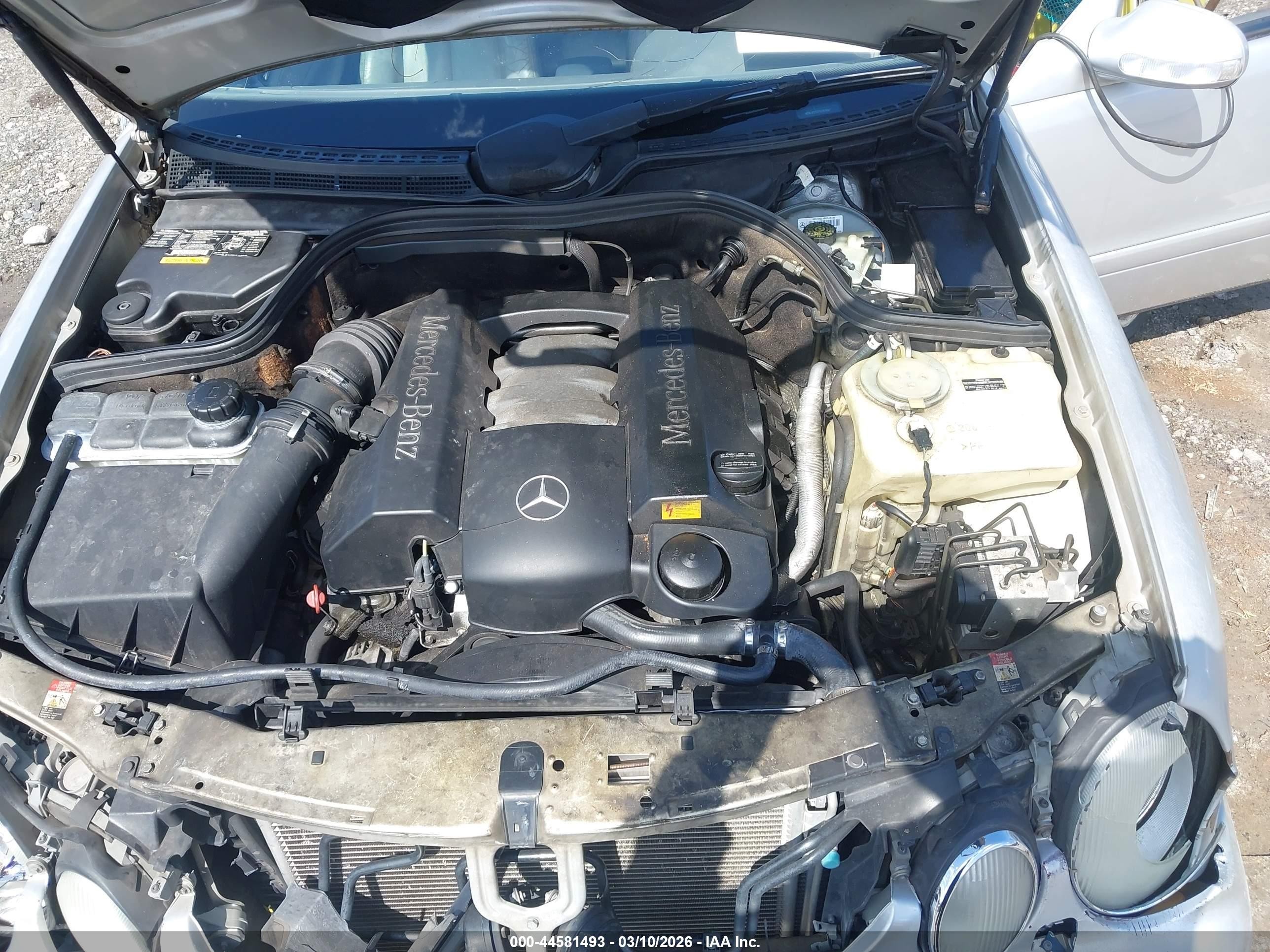 2001 Mercedes-benz Clk 320   Silver vin: WDBLK65G31T061647