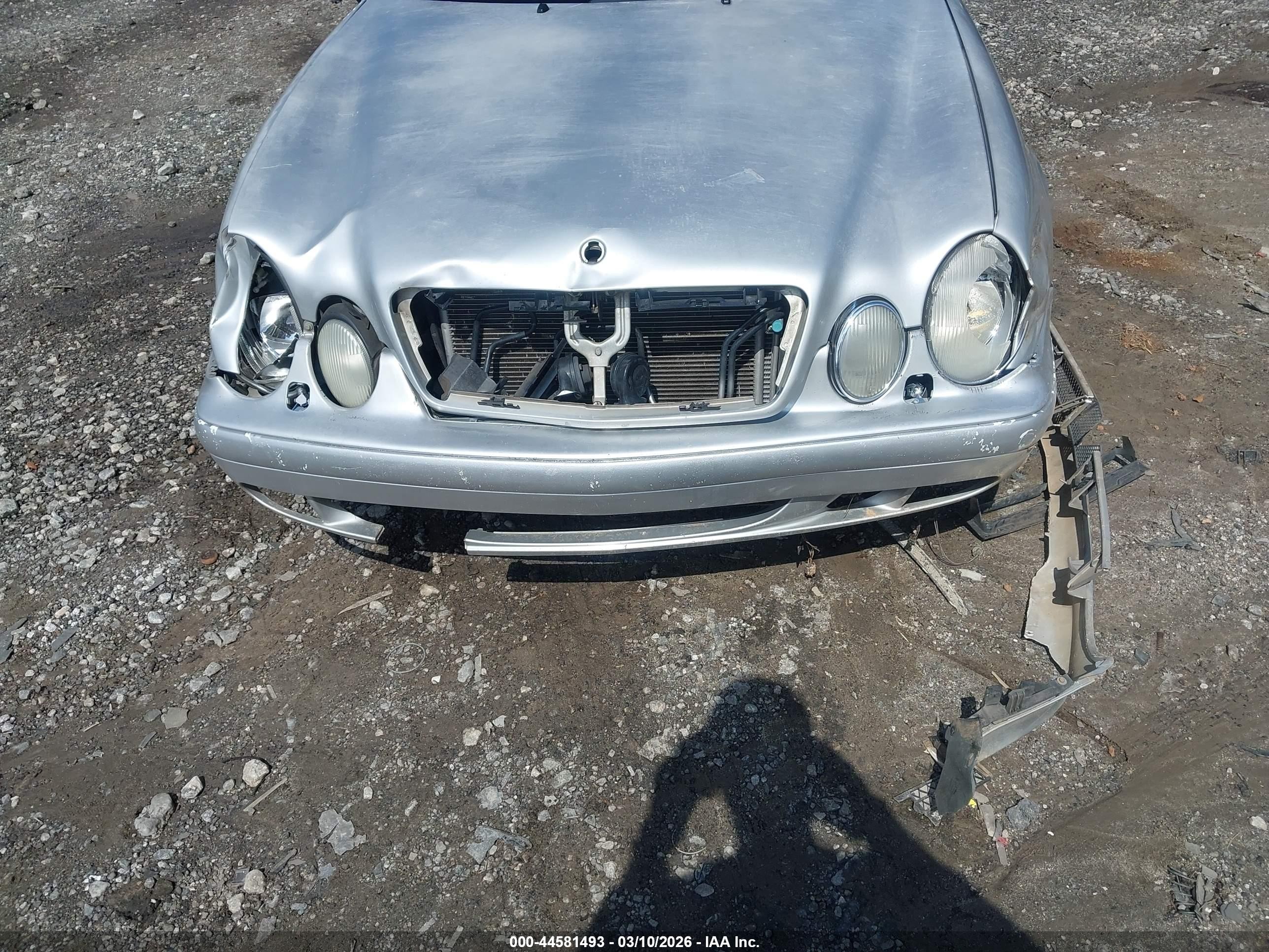 2001 Mercedes-benz Clk 320   Silver vin: WDBLK65G31T061647