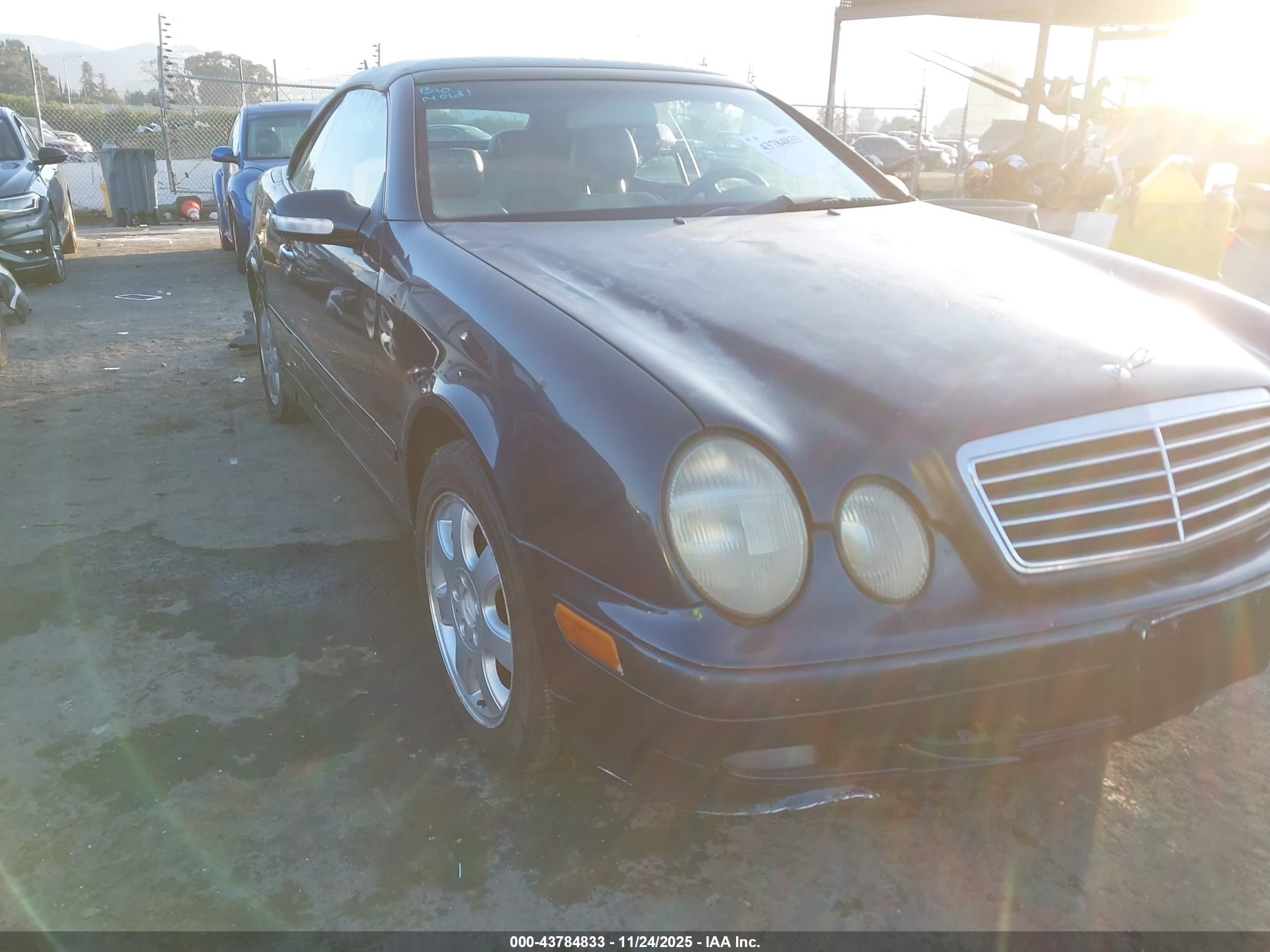 2001 Mercedes-benz Clk 320   Dark Blue vin: WDBLK65G31T064225