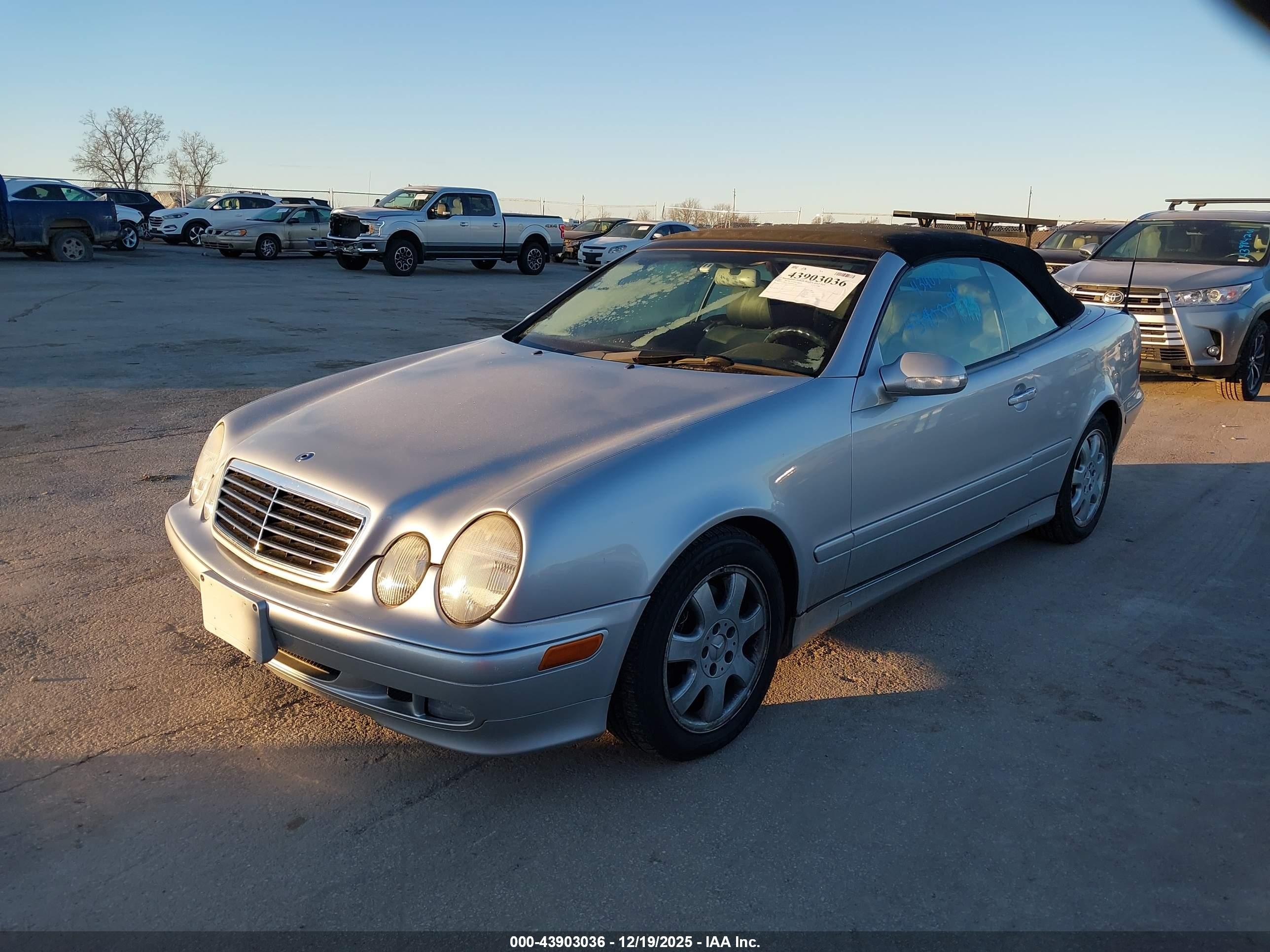 2001 Mercedes-benz Clk 320   Silver vin: WDBLK65G31T091764