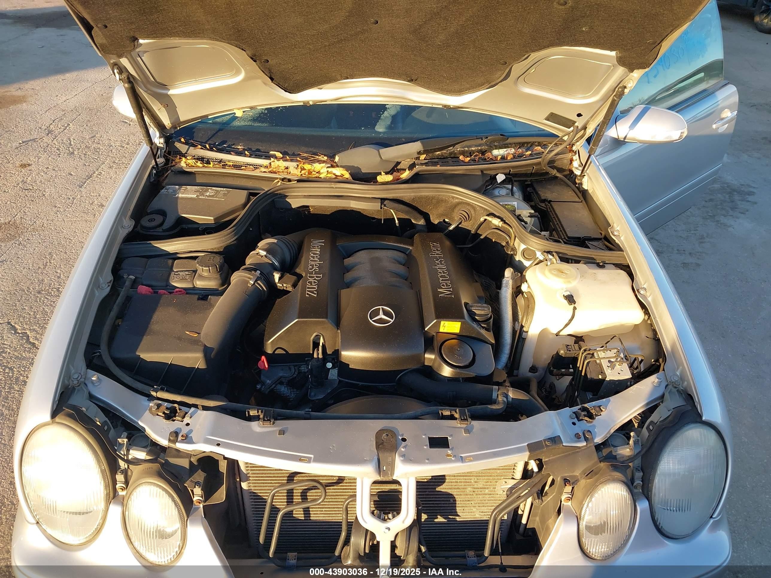 2001 Mercedes-benz Clk 320   Silver vin: WDBLK65G31T091764