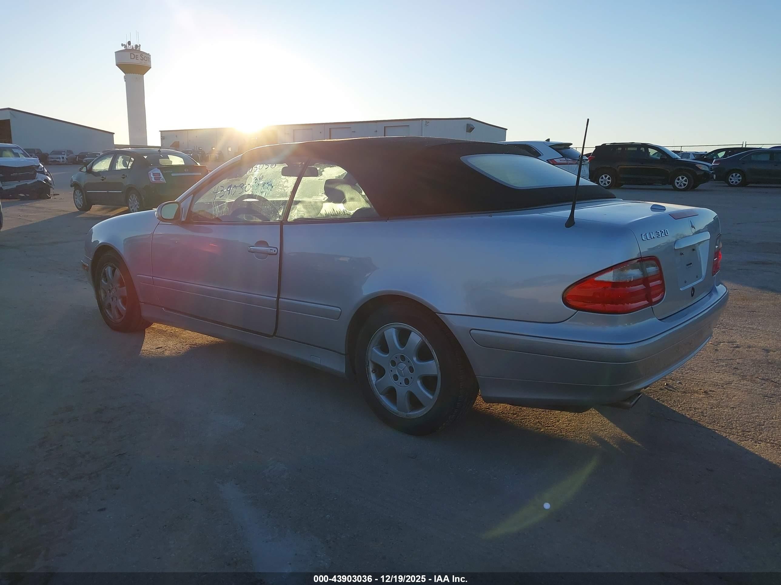 2001 Mercedes-benz Clk 320   Silver vin: WDBLK65G31T091764