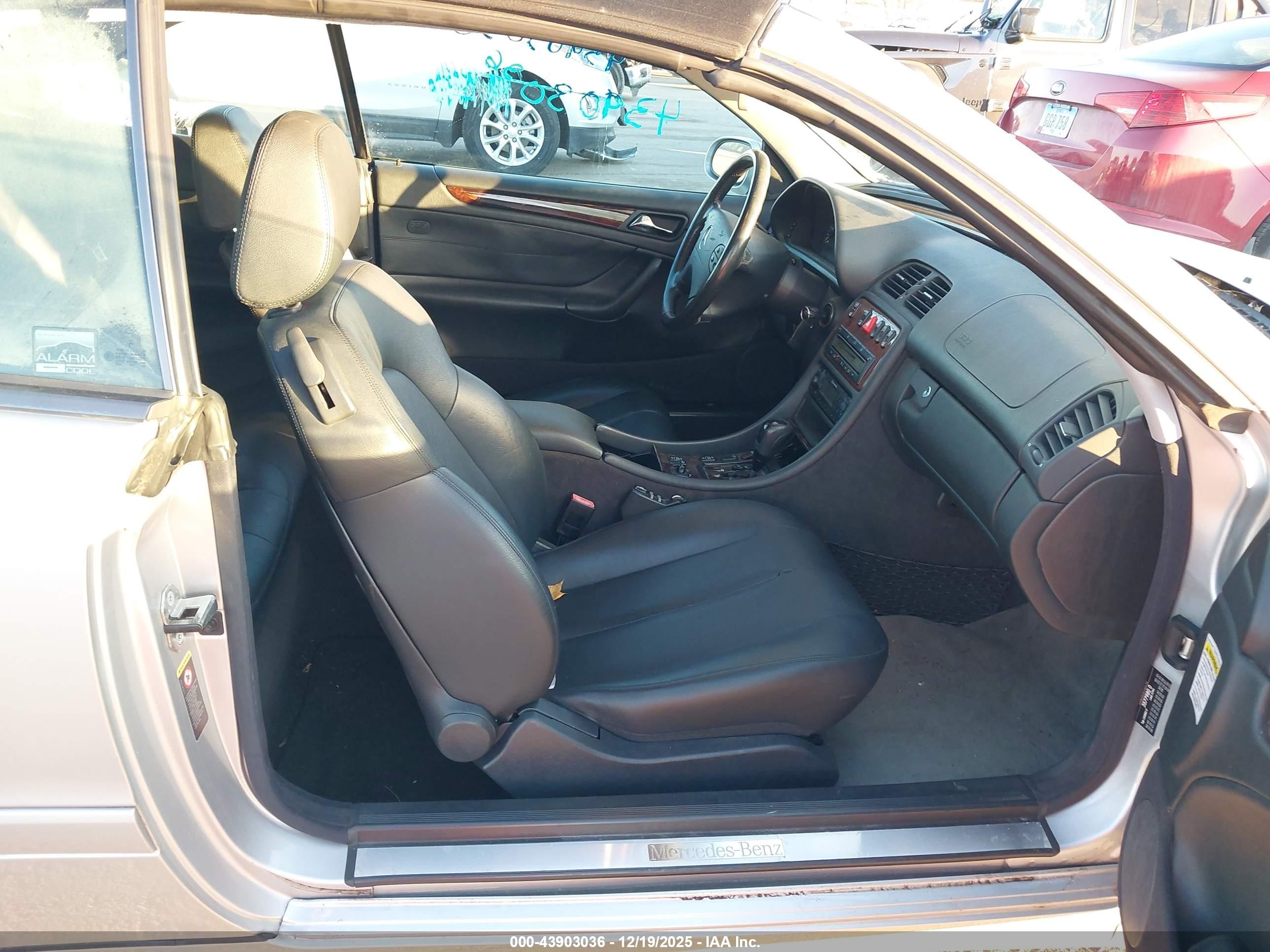 2001 Mercedes-benz Clk 320   Silver vin: WDBLK65G31T091764