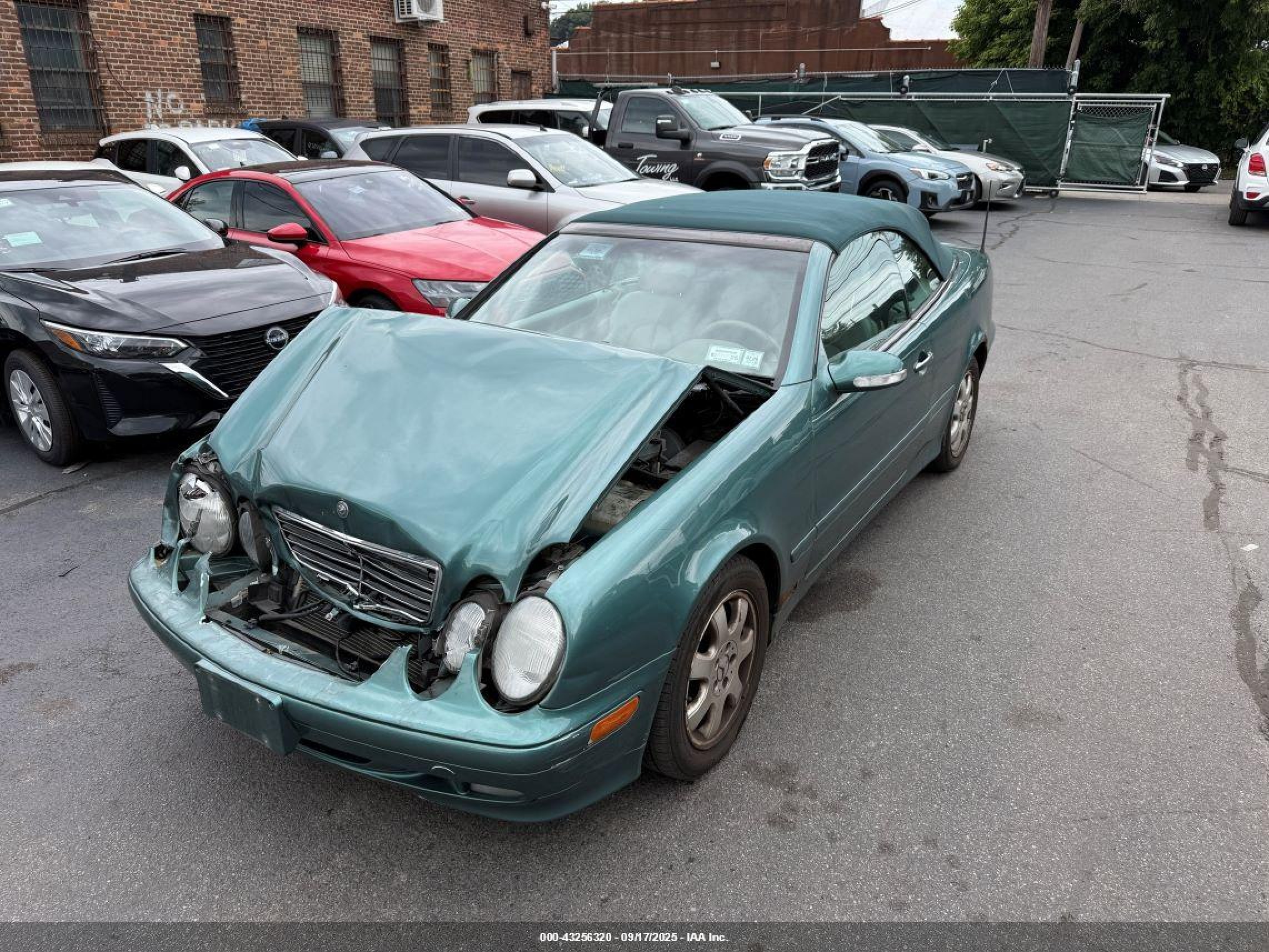 2002 Mercedes-benz Clk 320 Blue vin: WDBLK65G32T103879