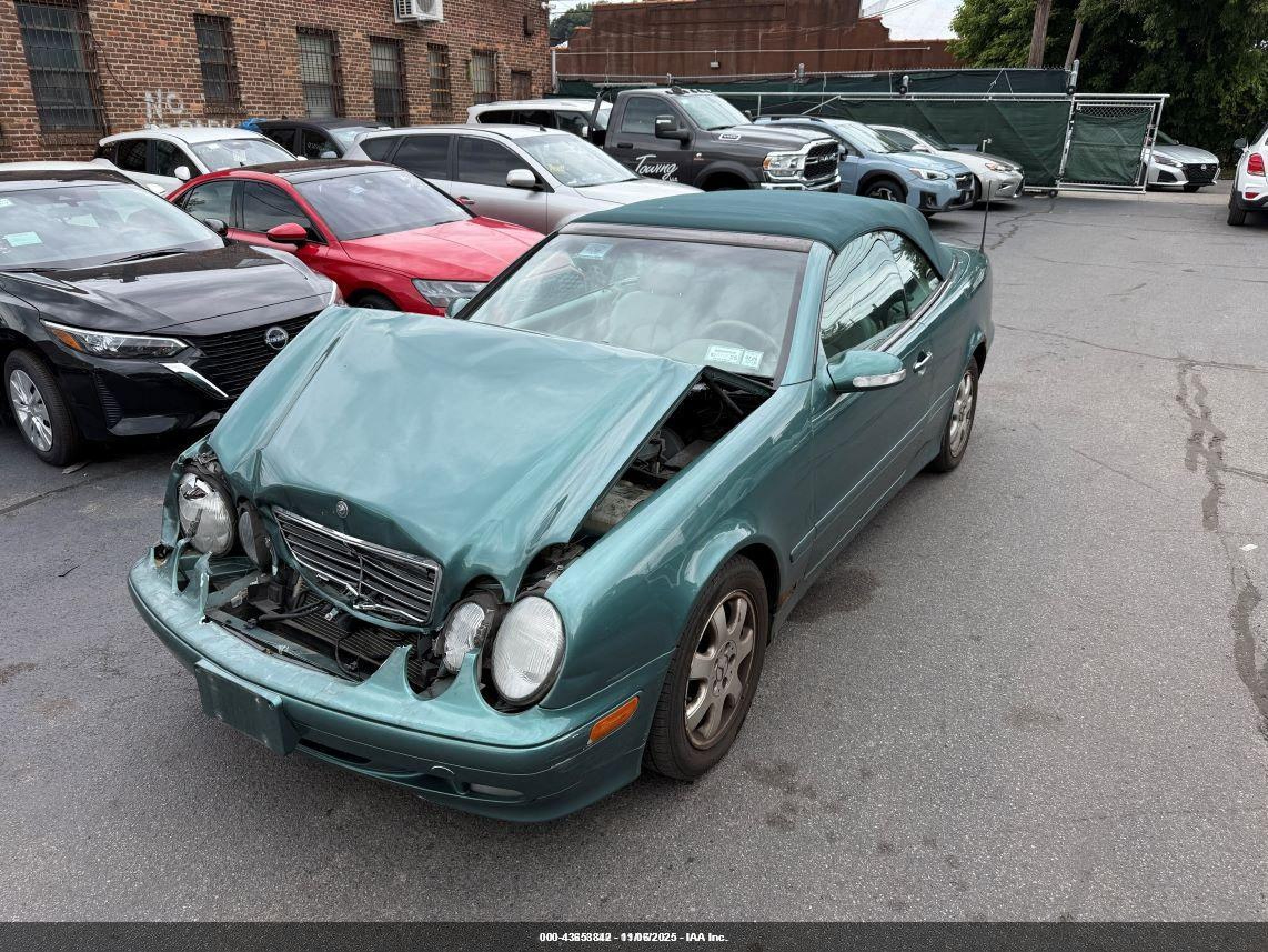 2002 Mercedes-benz Clk 320   Blue vin: WDBLK65G32T103879