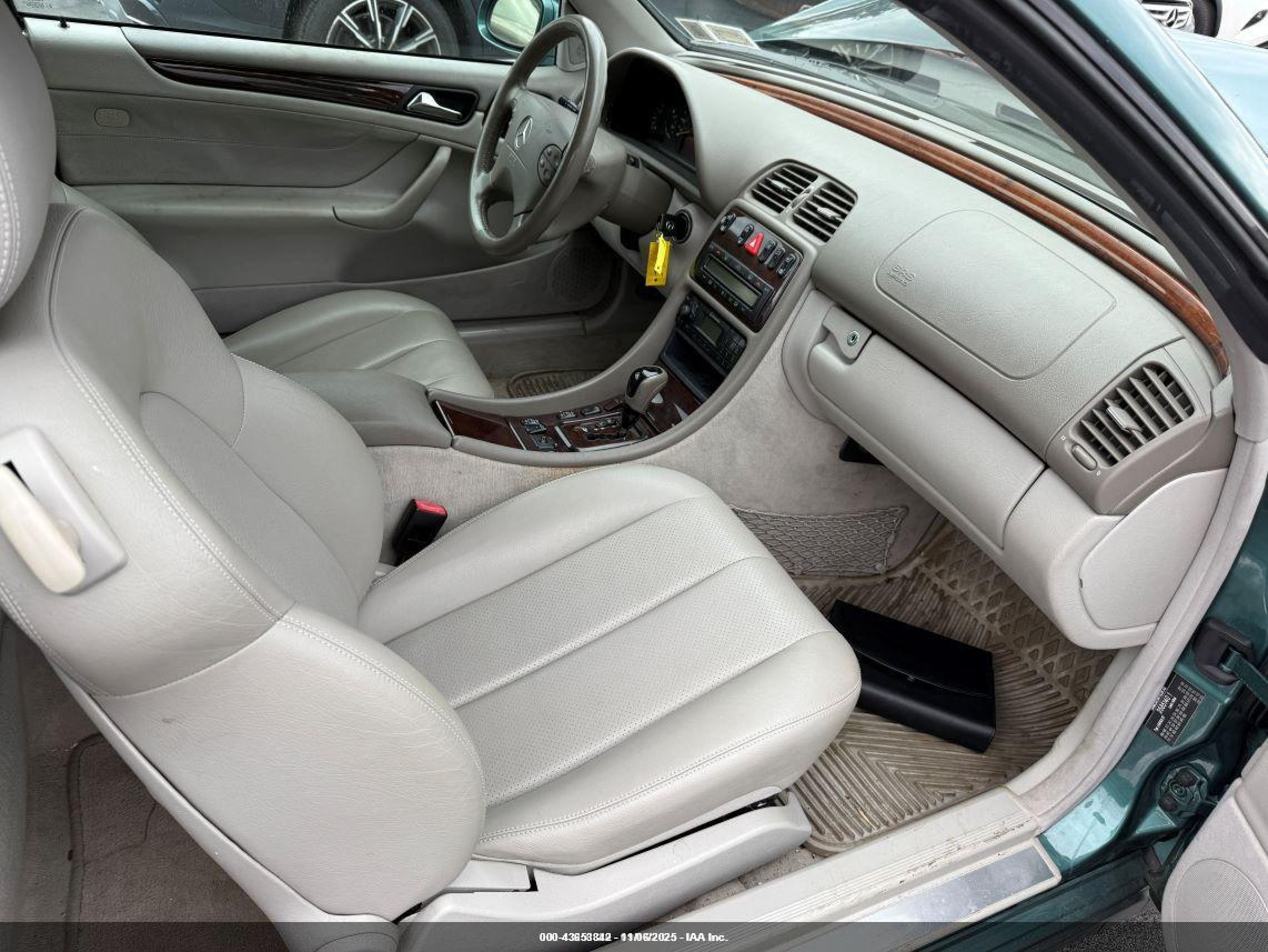 2002 Mercedes-benz Clk 320   Blue vin: WDBLK65G32T103879