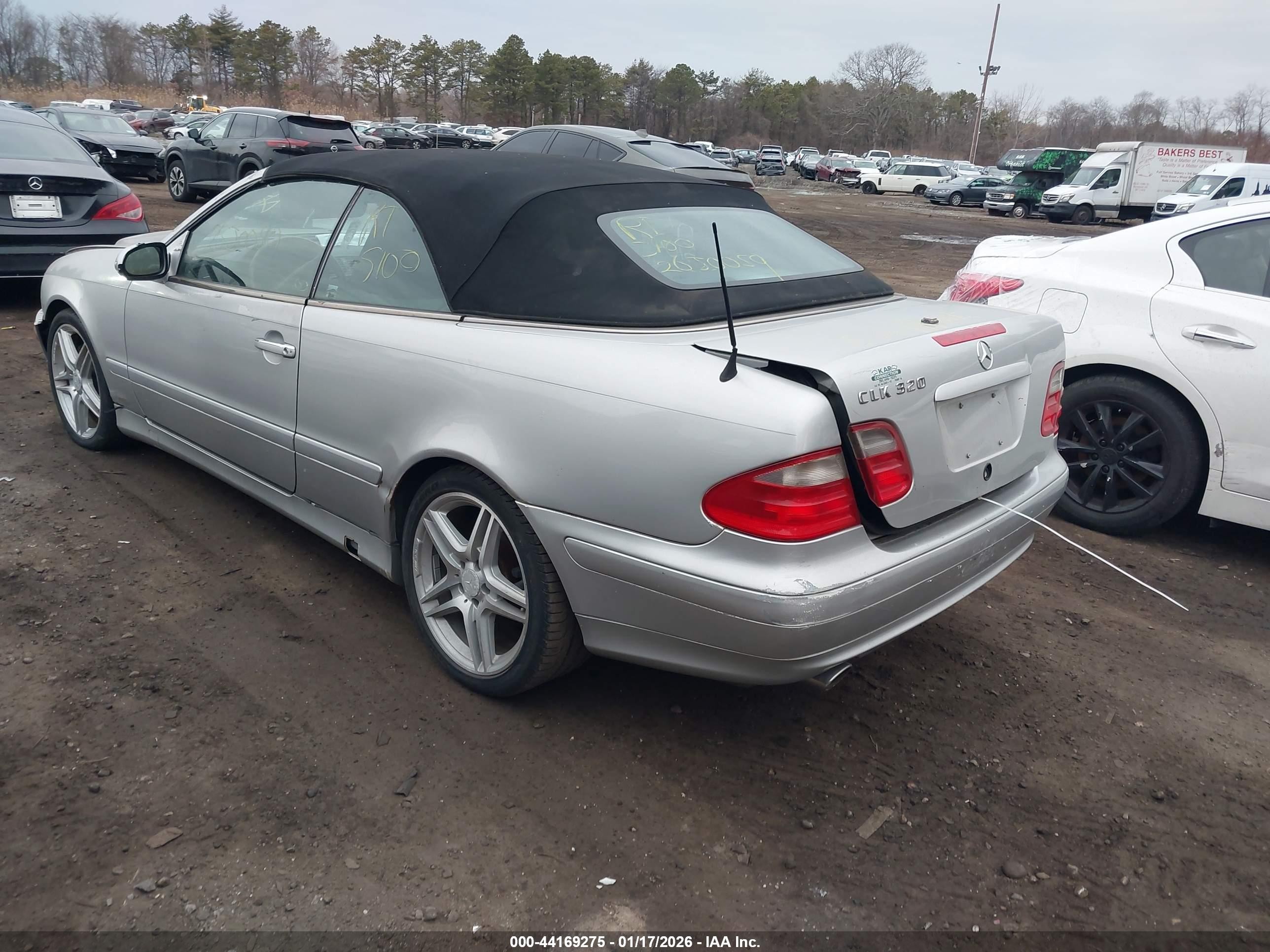 2002 Mercedes-benz Clk 320   Silver vin: WDBLK65G32T114557