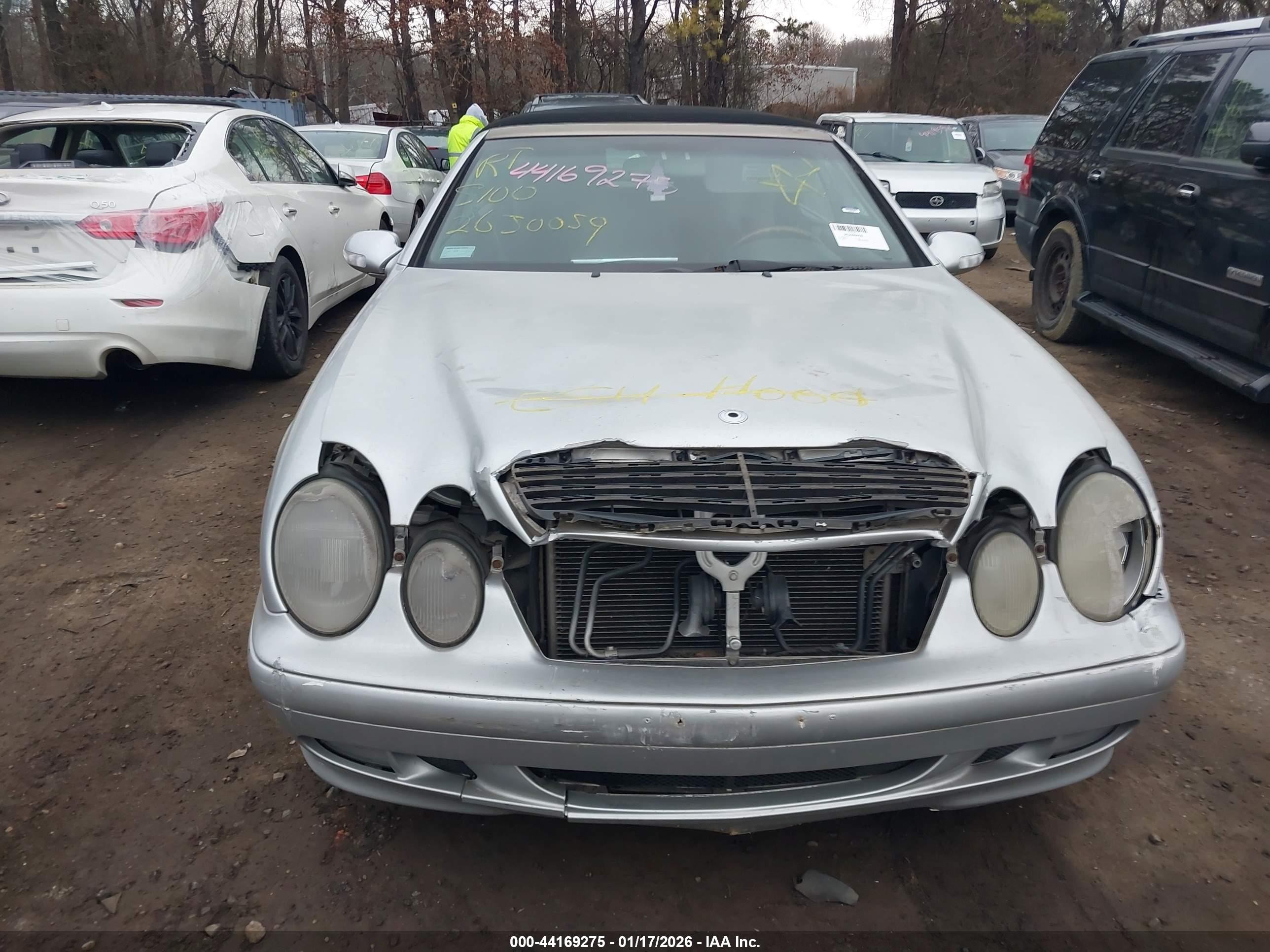 2002 Mercedes-benz Clk 320   Silver vin: WDBLK65G32T114557