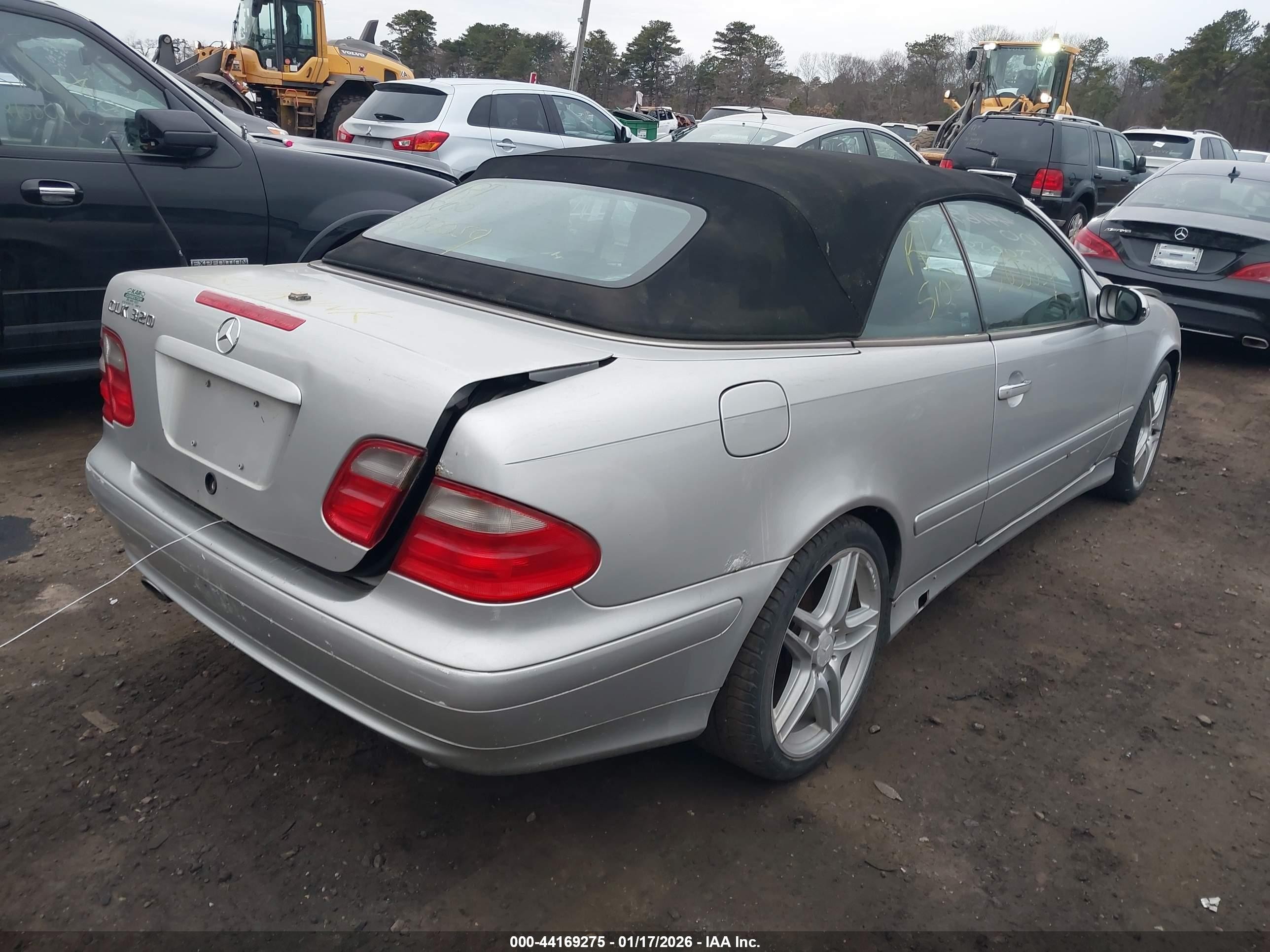 2002 Mercedes-benz Clk 320   Silver vin: WDBLK65G32T114557