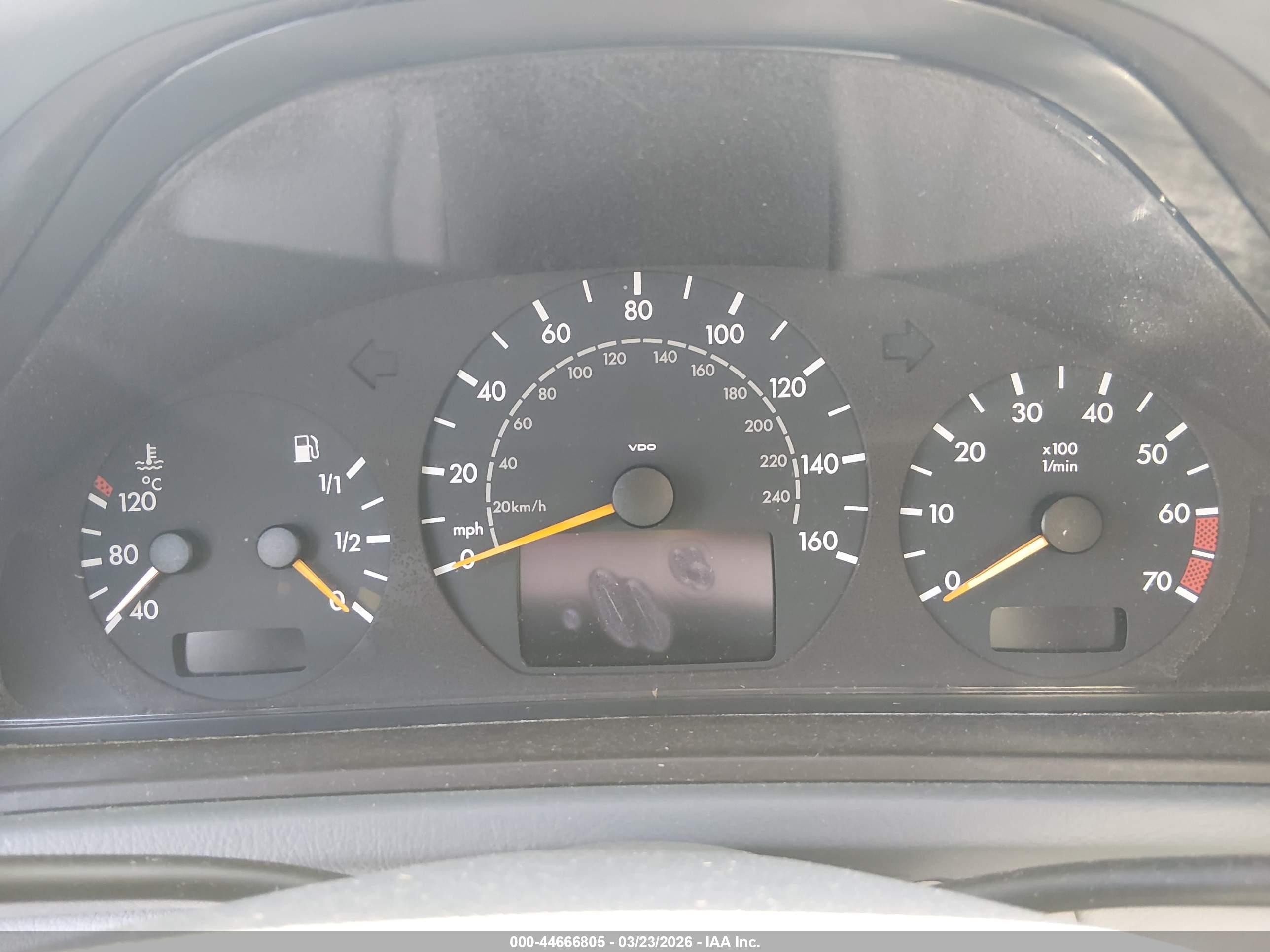 2002 Mercedes-benz Clk 320   Silver vin: WDBLK65G32T129155