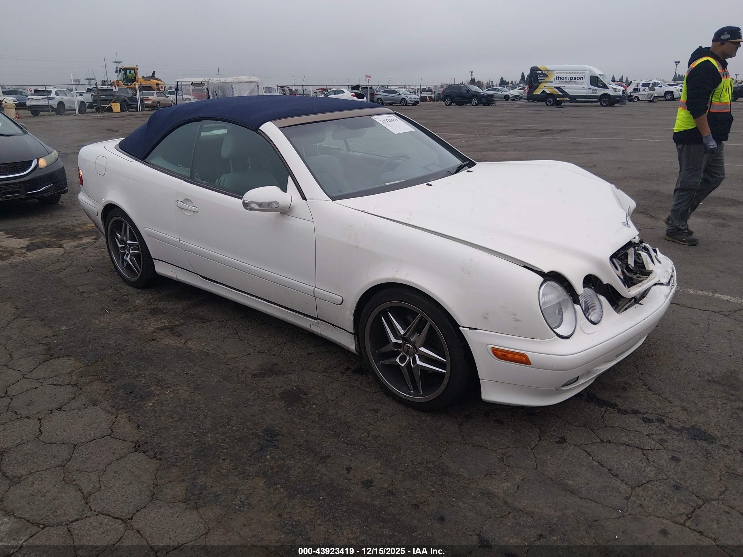 2003 Mercedes-benz Clk 320   White vin: WDBLK65G33T141033