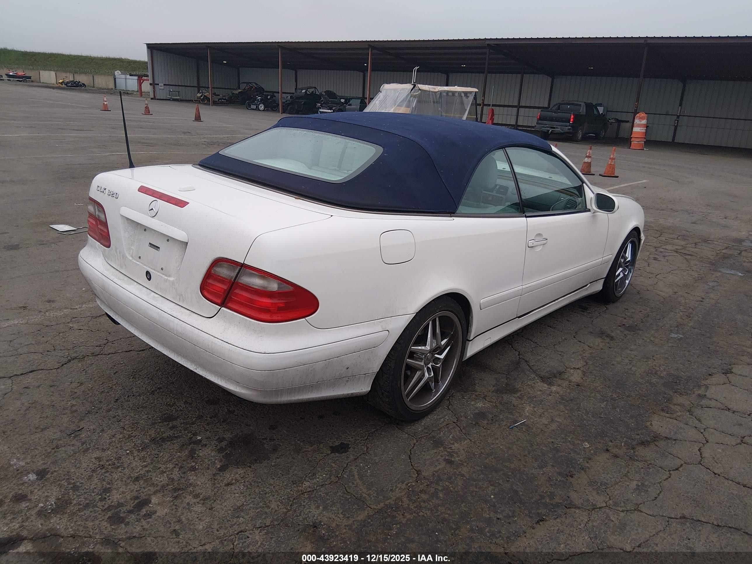 2003 Mercedes-benz Clk 320   White vin: WDBLK65G33T141033