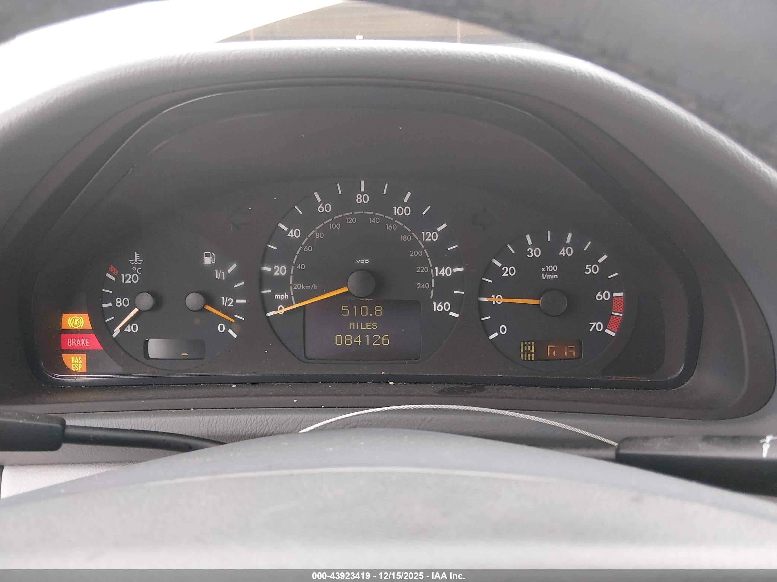 2003 Mercedes-benz Clk 320   White vin: WDBLK65G33T141033