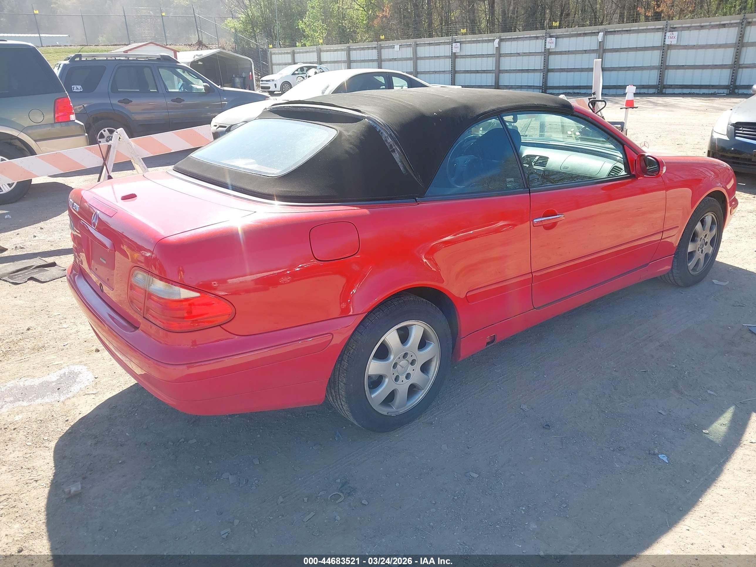 2000 Mercedes-benz Clk 320   Красный vin: WDBLK65G3YT039819