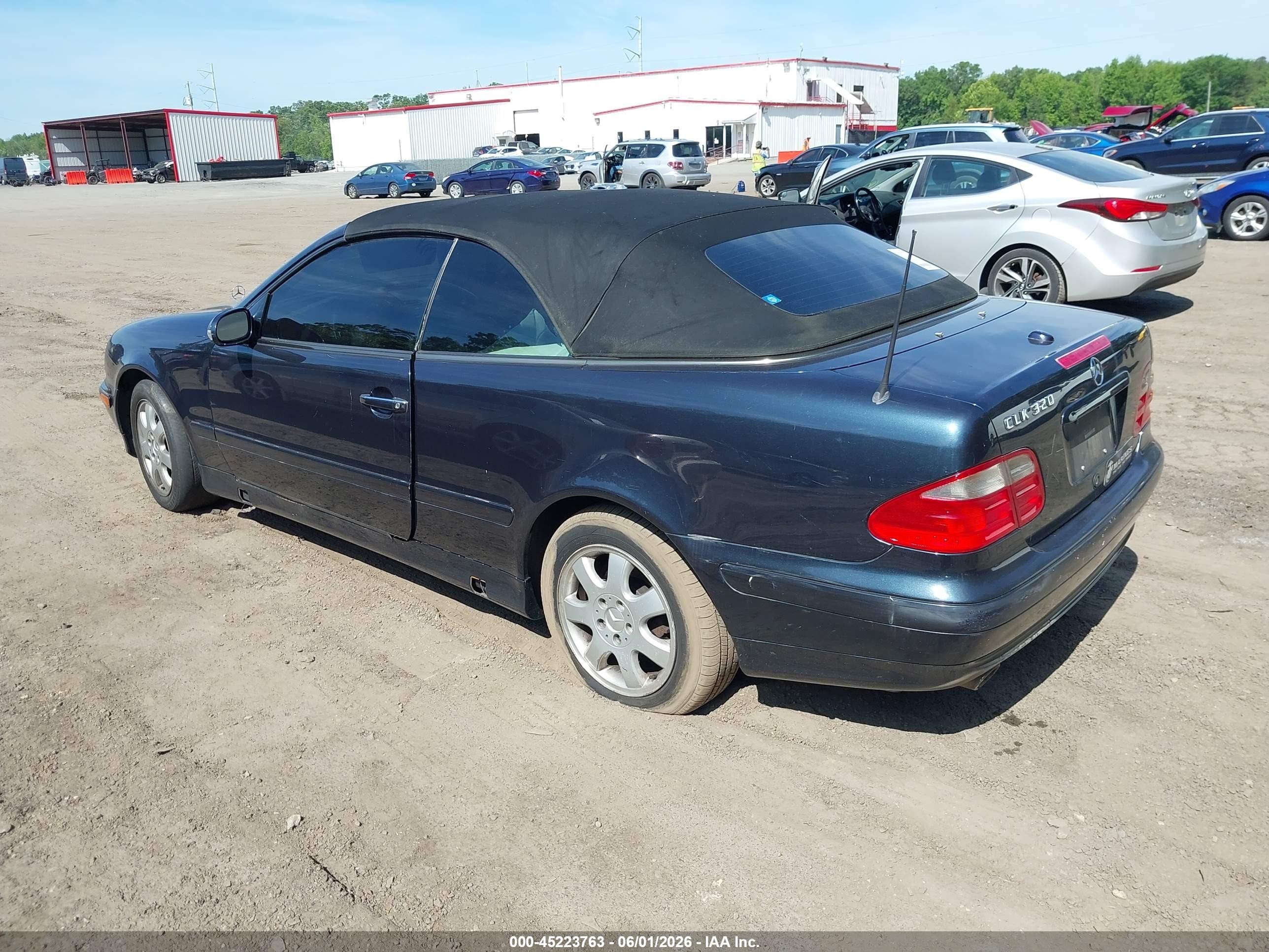 2001 Mercedes-benz Clk 320   Blue vin: WDBLK65G41T062905