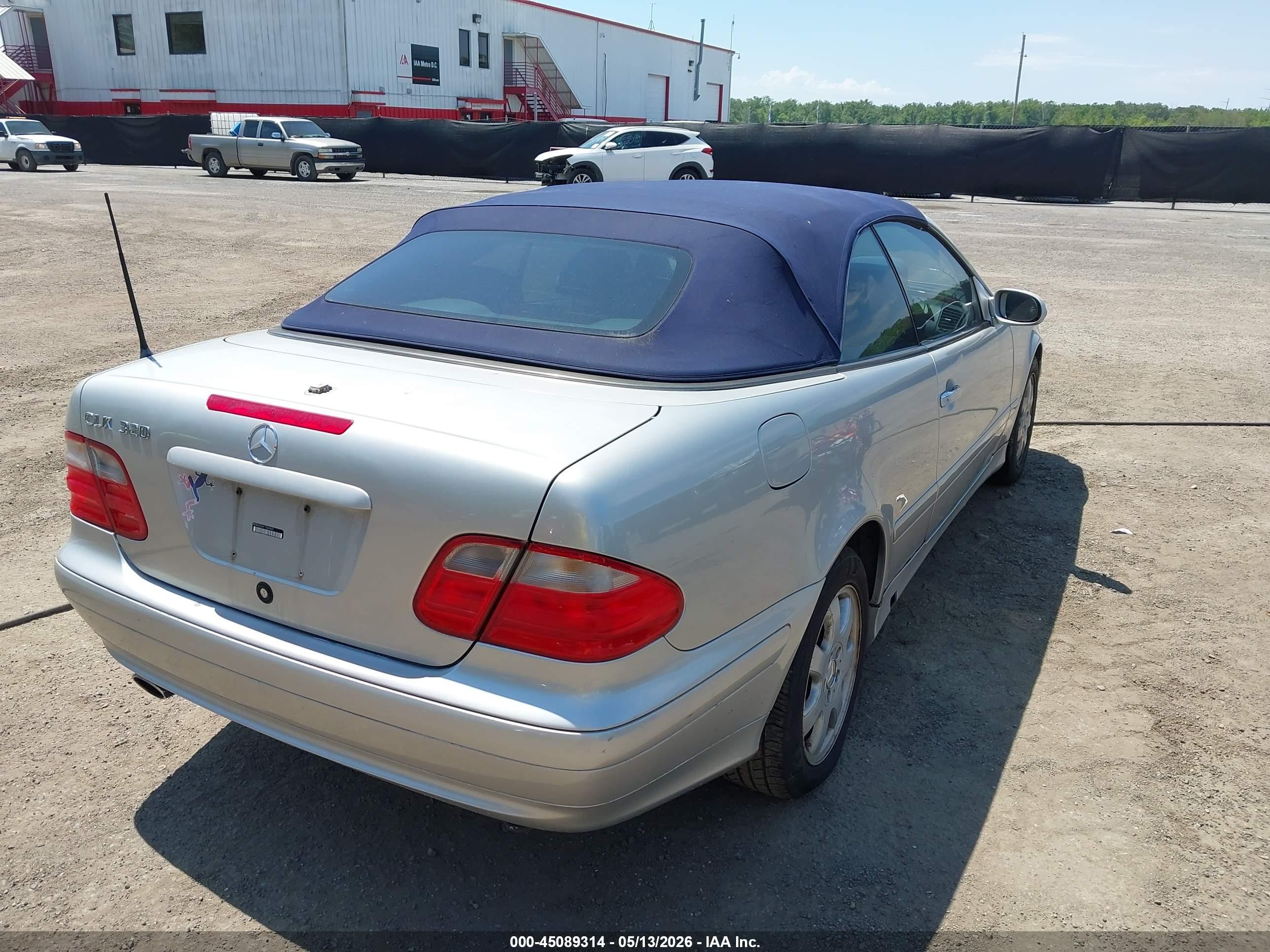 2001 Mercedes-benz Clk 320   Silver vin: WDBLK65G41T064363