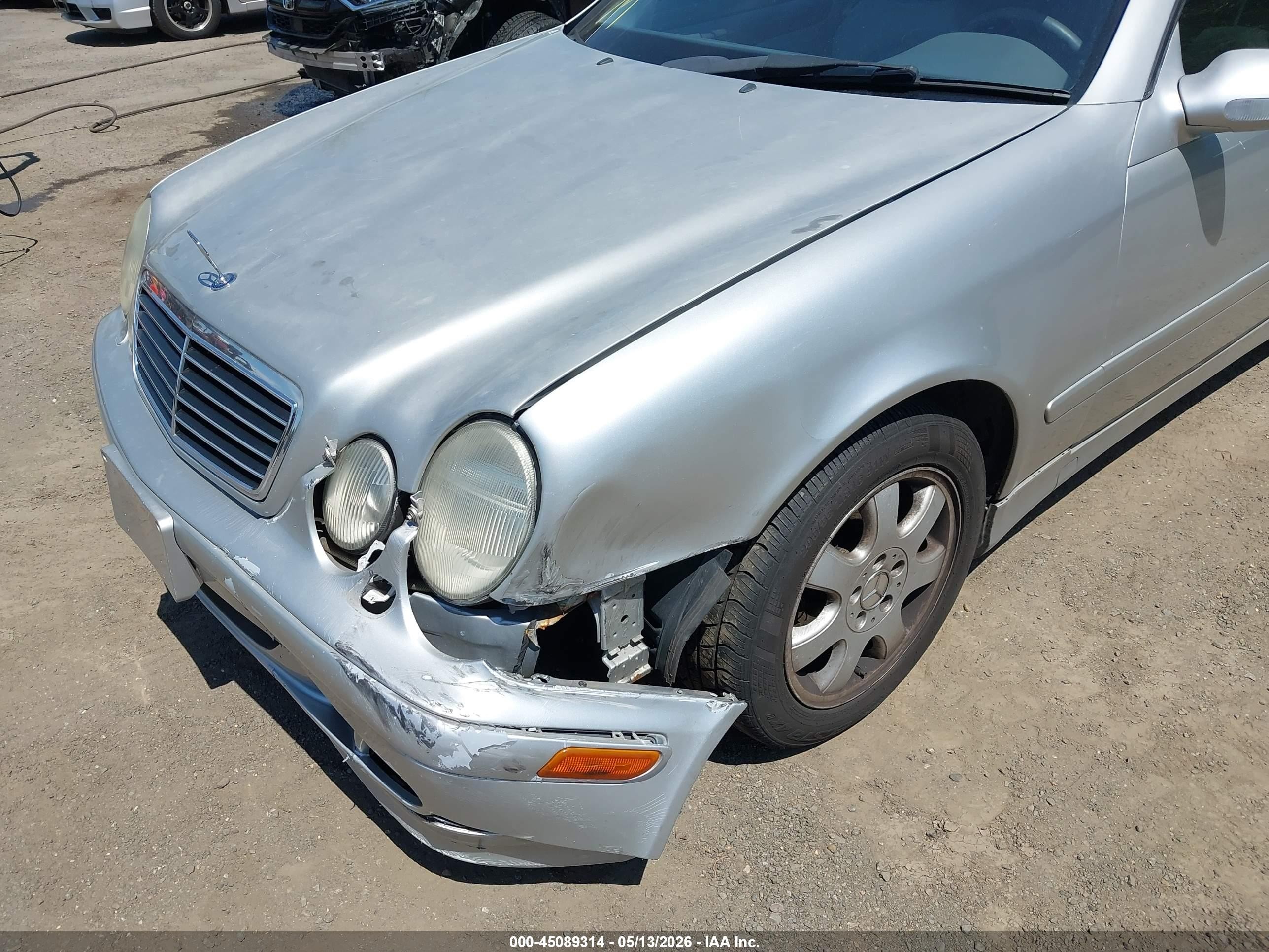 2001 Mercedes-benz Clk 320   Silver vin: WDBLK65G41T064363