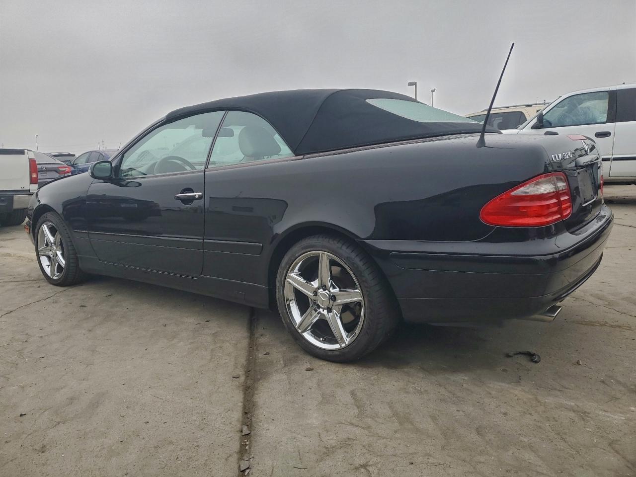 2002 Mercedes-benz Clk 320 Черный vin: WDBLK65G42T125423
