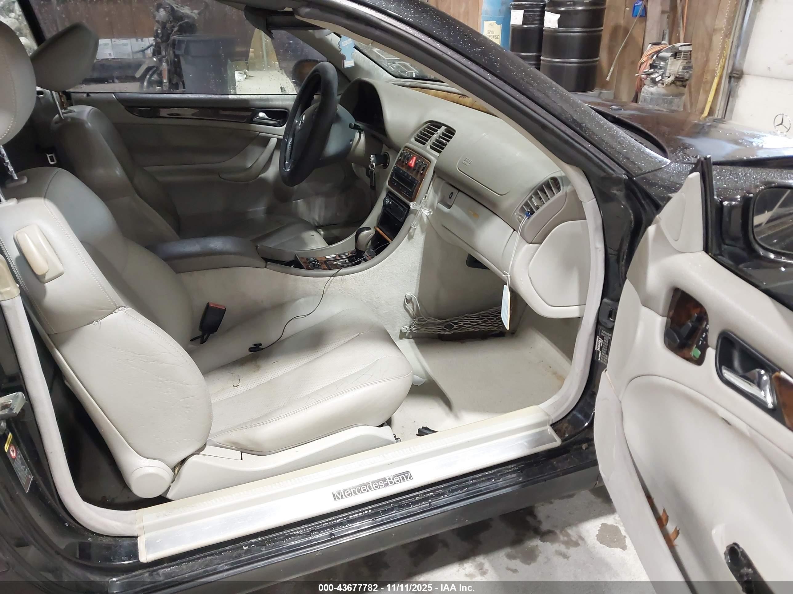2003 Mercedes-benz Clk 320   Black vin: WDBLK65G43T135757