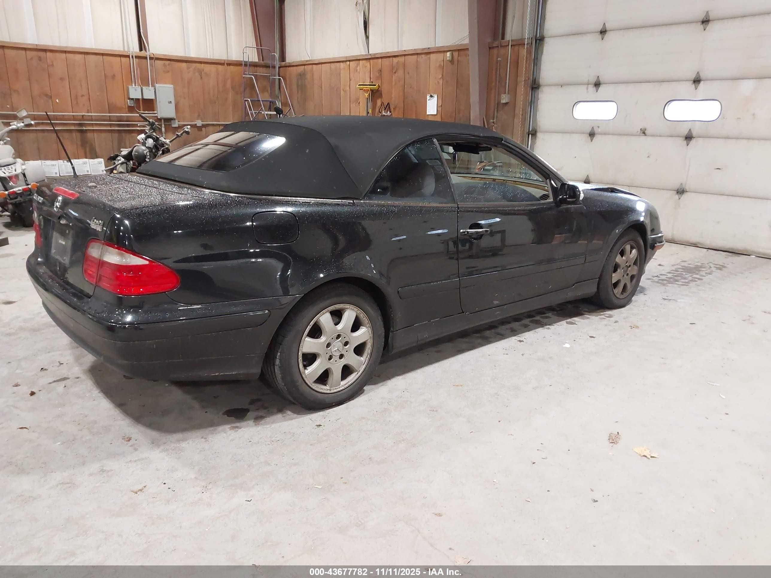 2003 Mercedes-benz Clk 320   Black vin: WDBLK65G43T135757