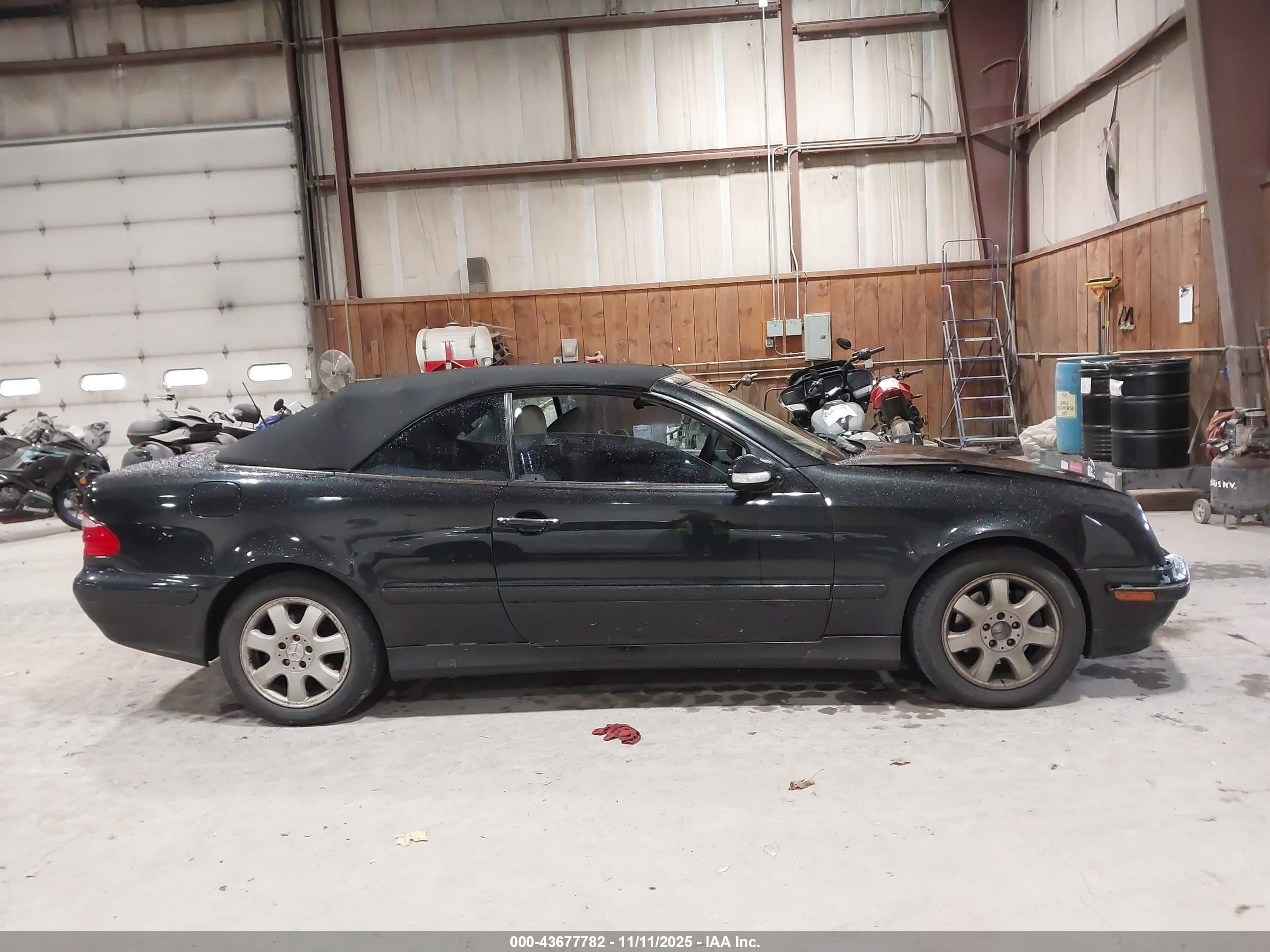 2003 Mercedes-benz Clk 320   Black vin: WDBLK65G43T135757