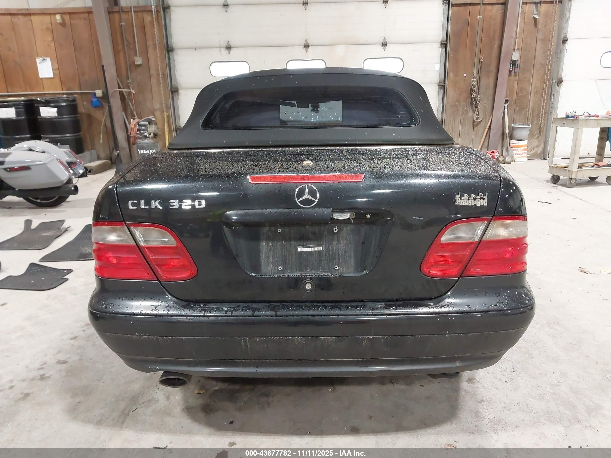 2003 Mercedes-benz Clk 320   Black vin: WDBLK65G43T135757
