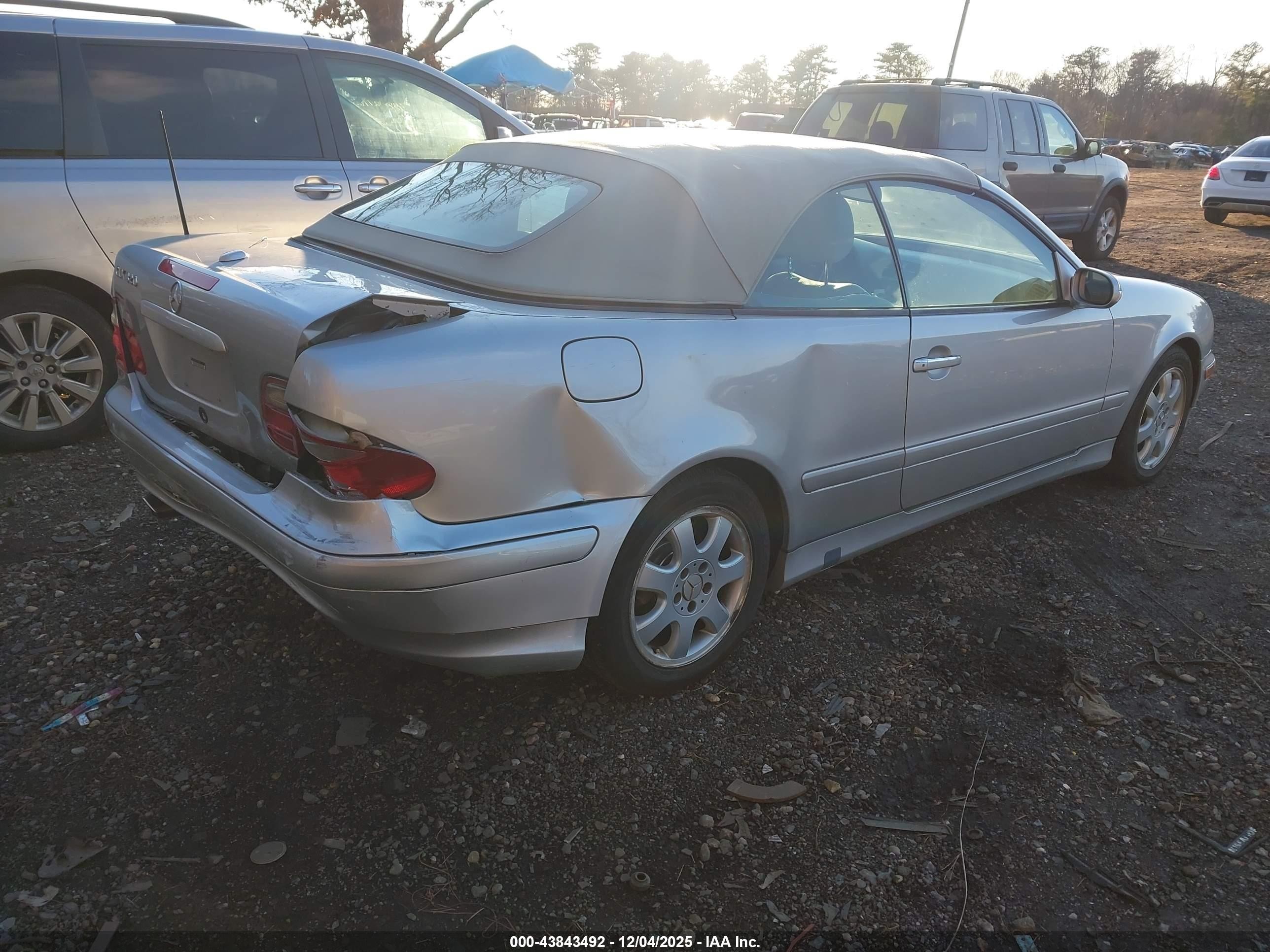 2003 Mercedes-benz Clk 320   Silver vin: WDBLK65G43T135984