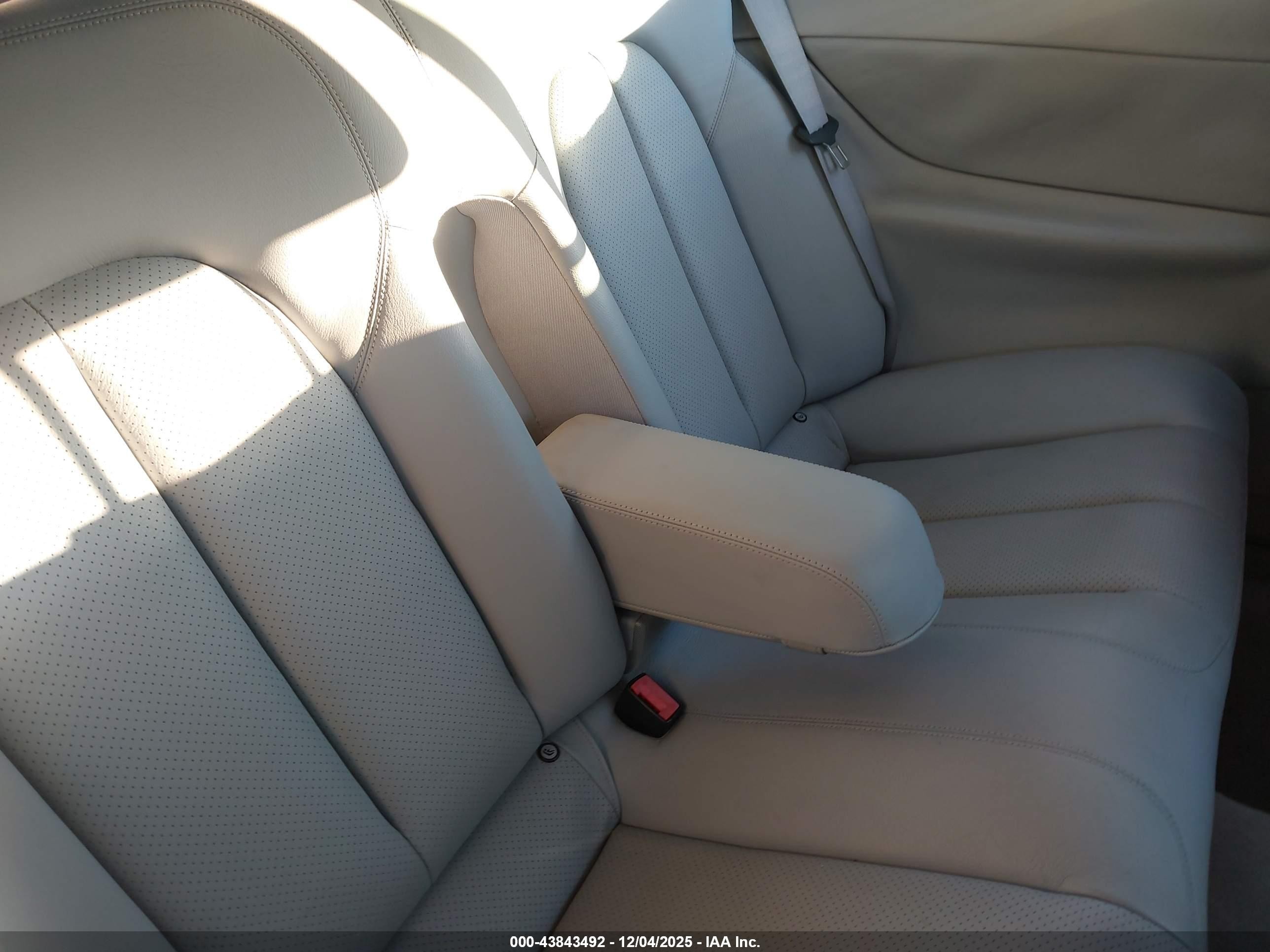 2003 Mercedes-benz Clk 320   Silver vin: WDBLK65G43T135984