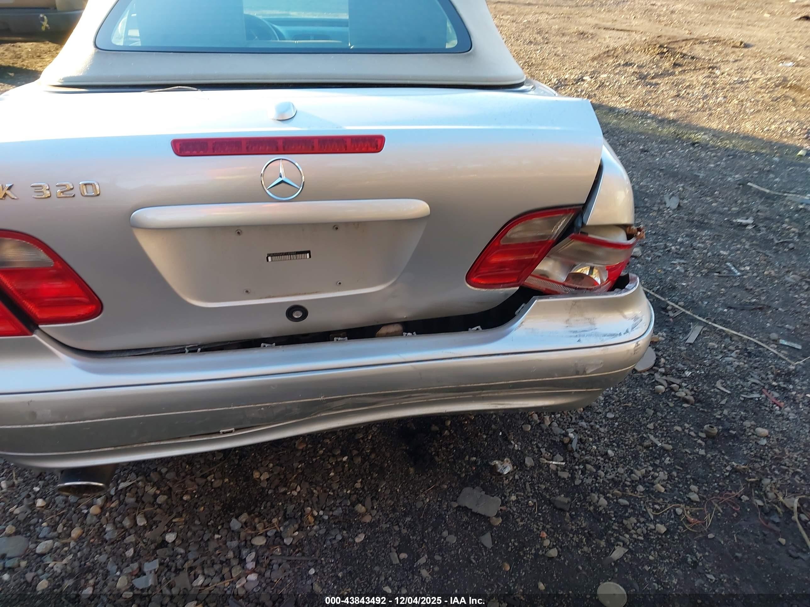 2003 Mercedes-benz Clk 320   Silver vin: WDBLK65G43T135984