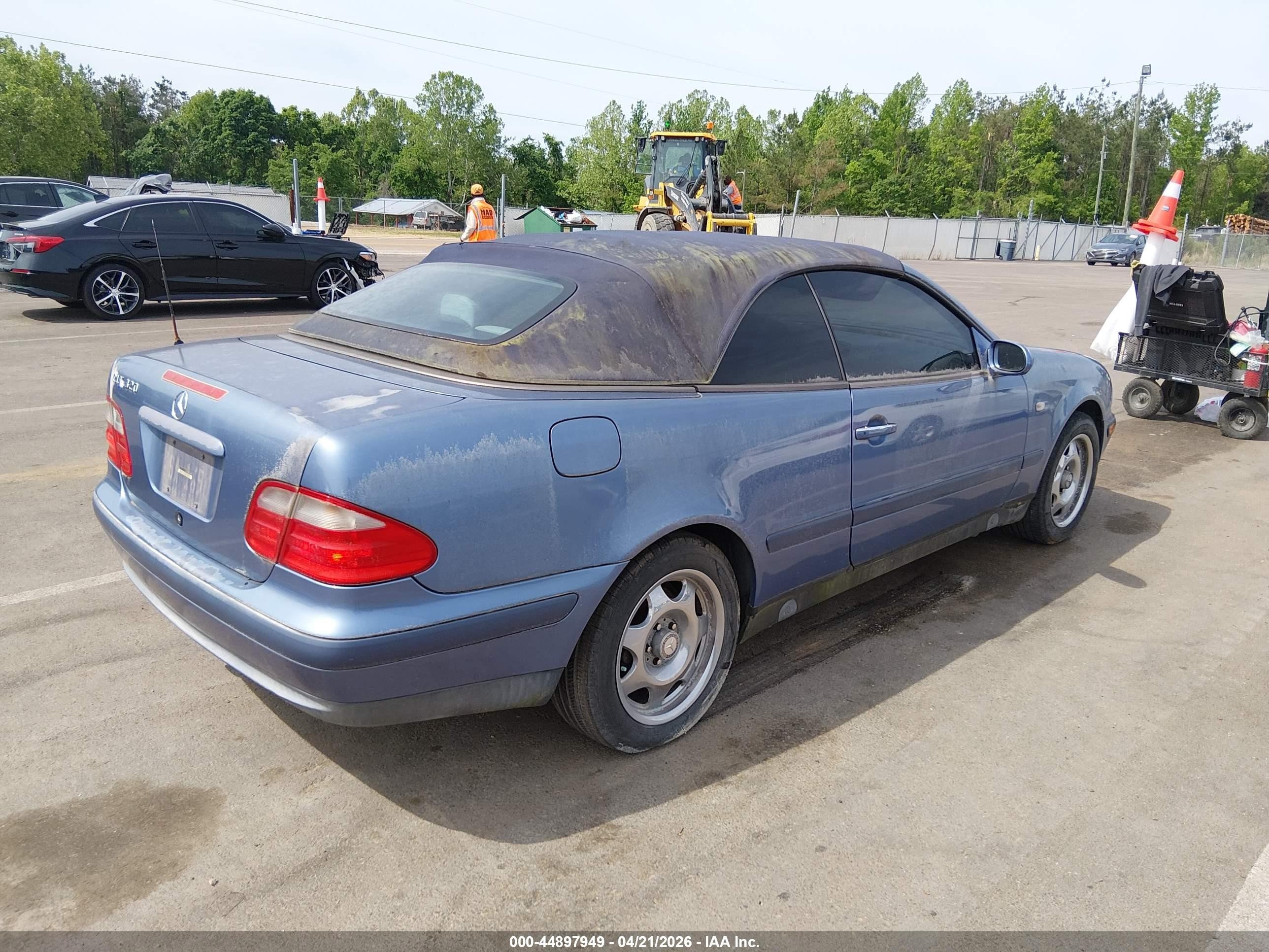 1999 Mercedes-benz Clk 320   Light Blue vin: WDBLK65G4XT006021